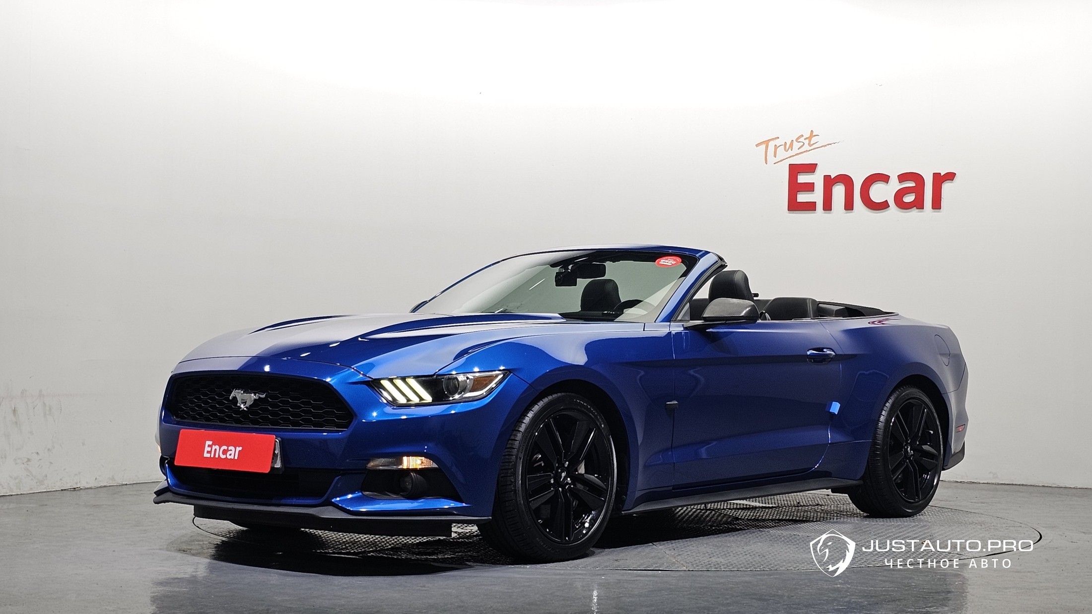 Автомобиль Ford Mustang