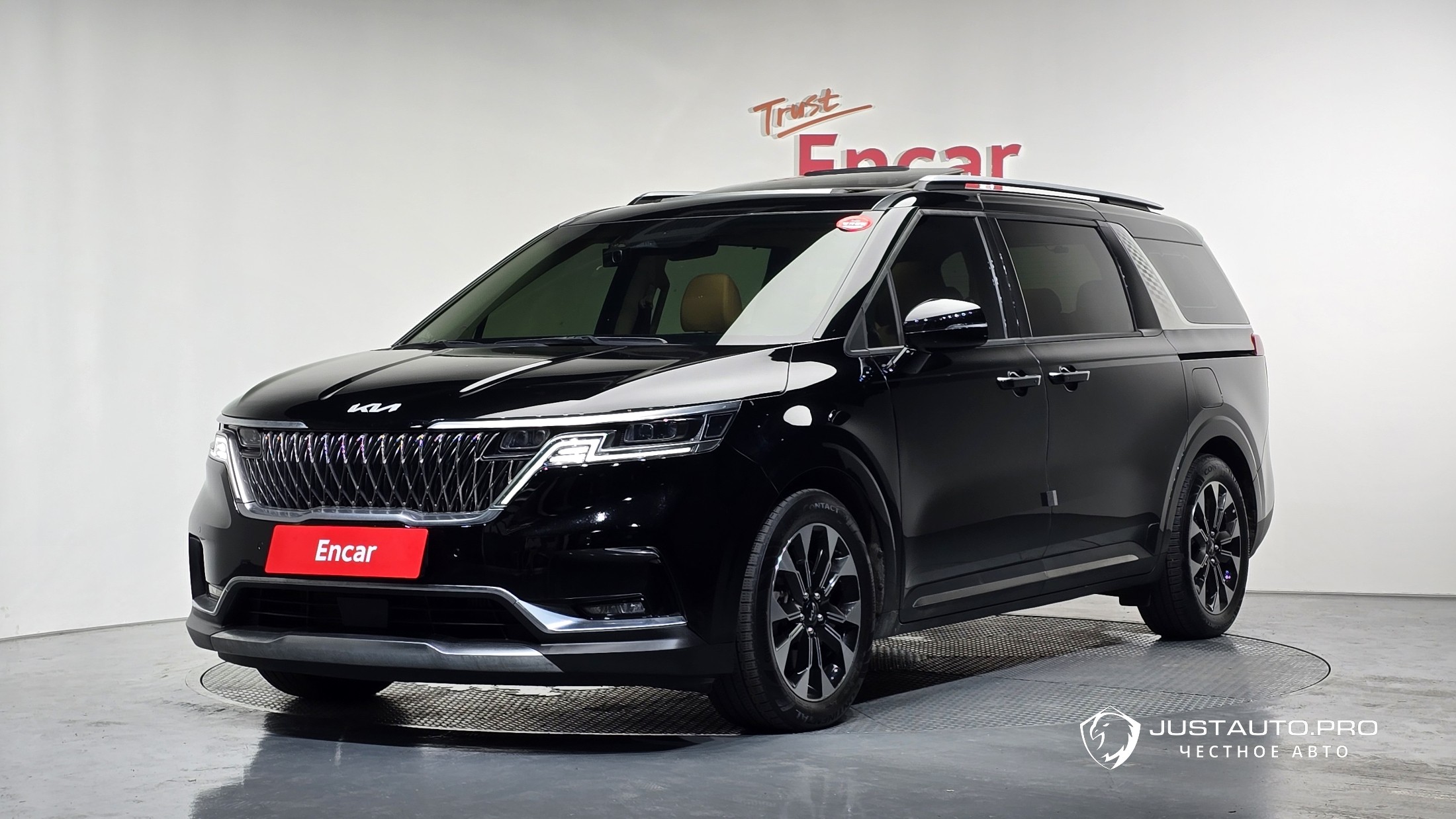 Автомобиль Kia Canival