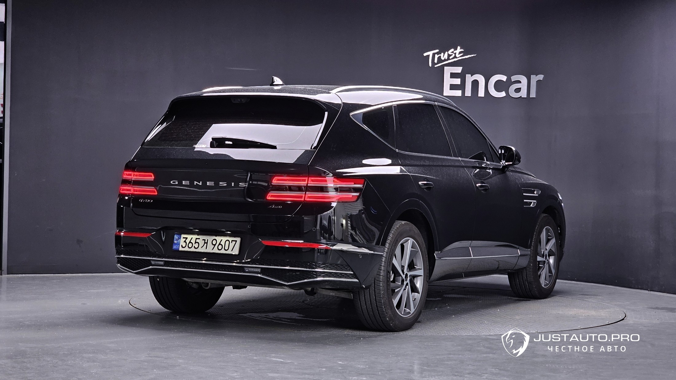Автомобиль Genesis GV80