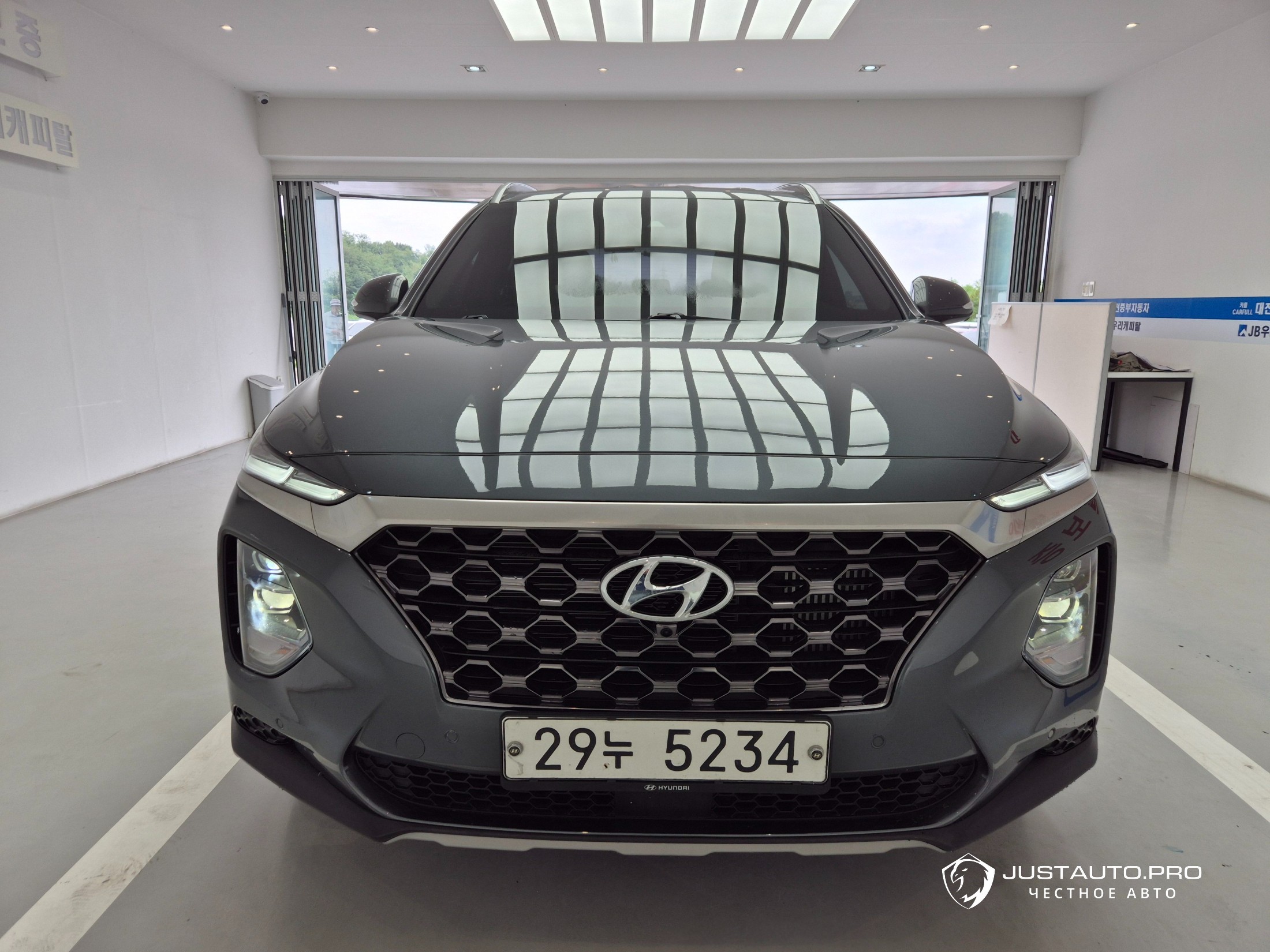 Автомобиль Hyundai Santafe
