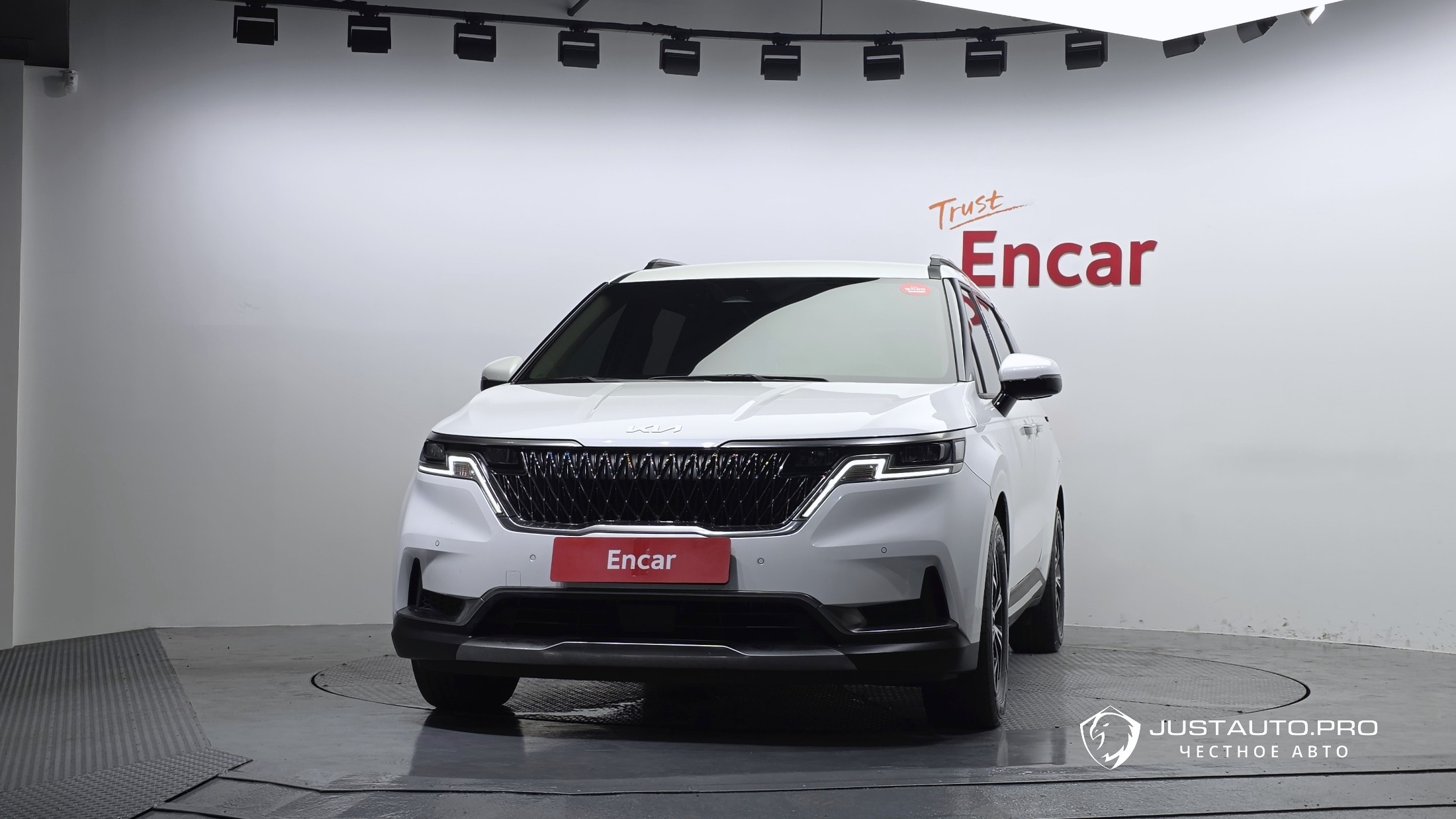 Автомобиль Kia Canival