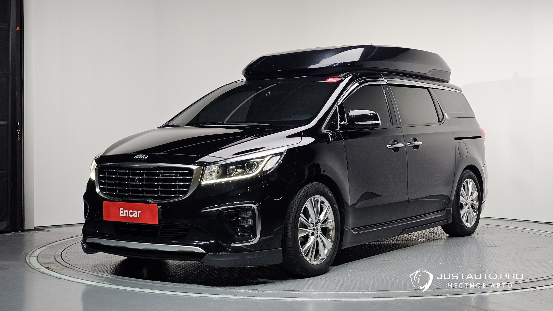 Автомобиль Kia Canival