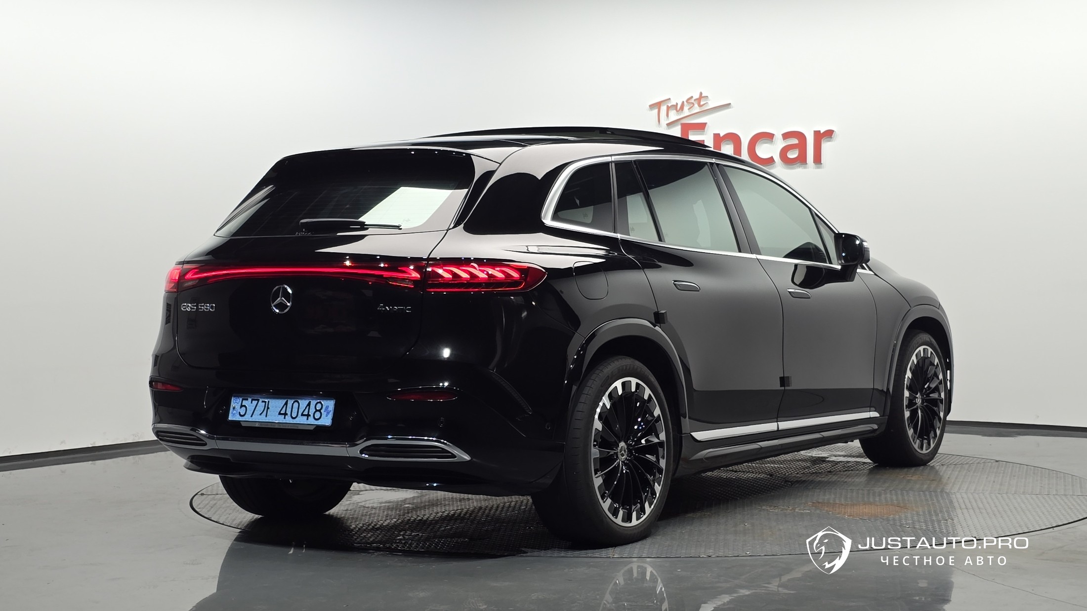 Автомобиль Mercedes-Benz EQS