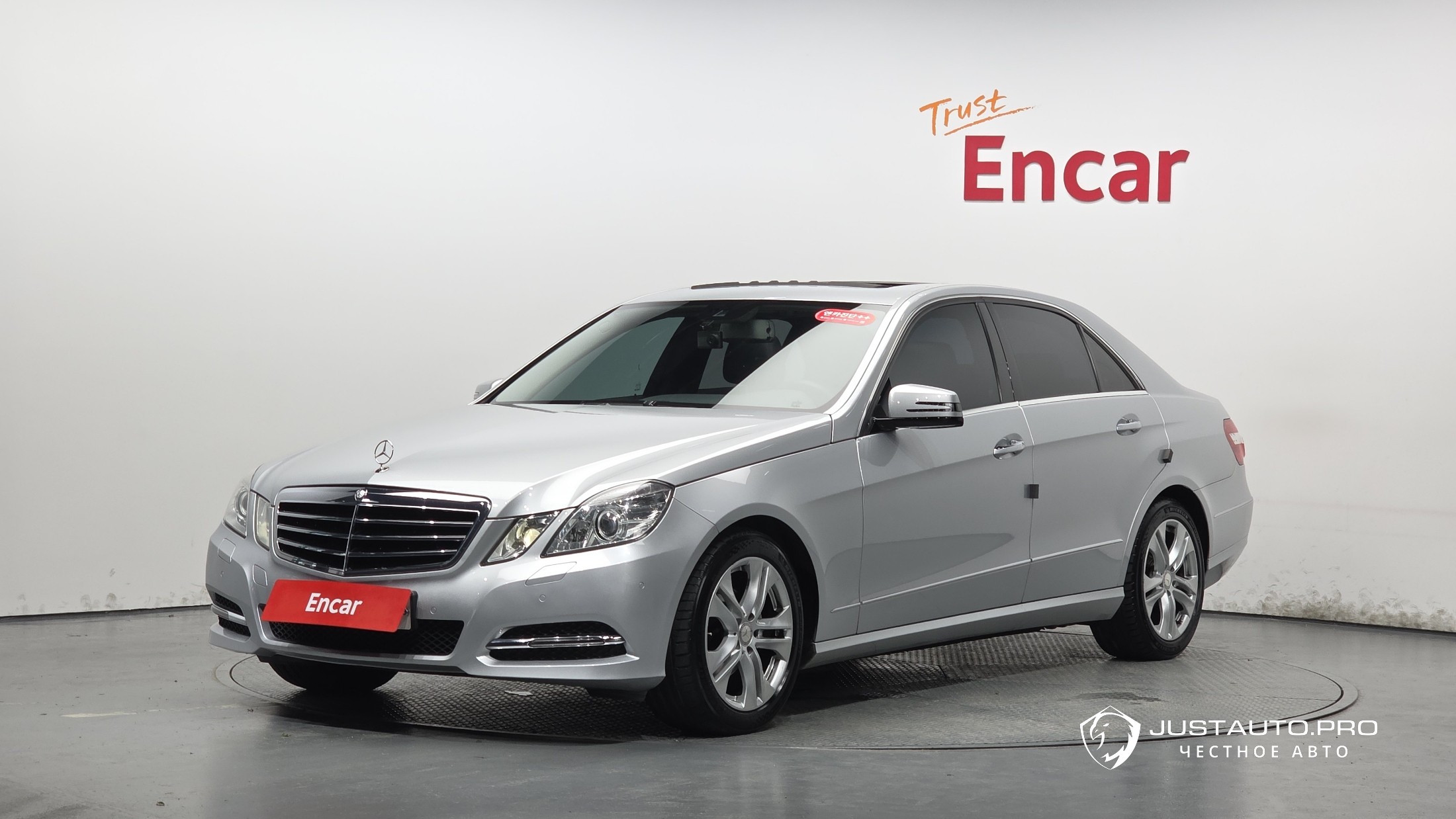 Автомобиль Mercedes-Benz E-Class