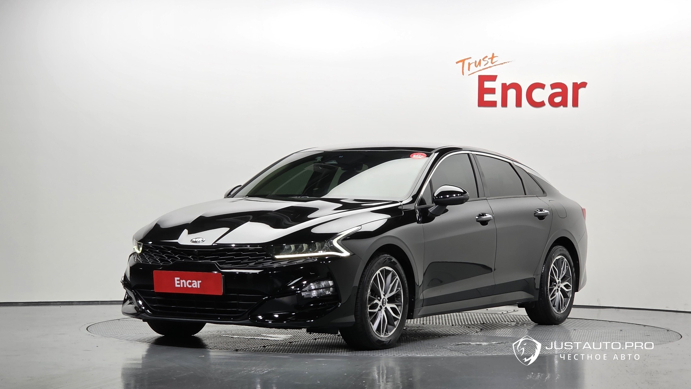 Автомобиль Kia K5