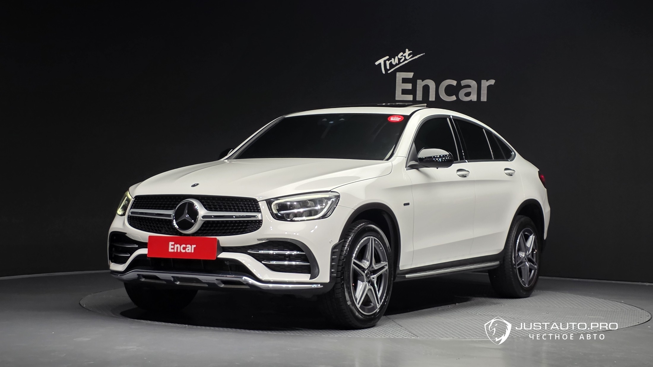 Автомобиль Mercedes-Benz GLC-Class