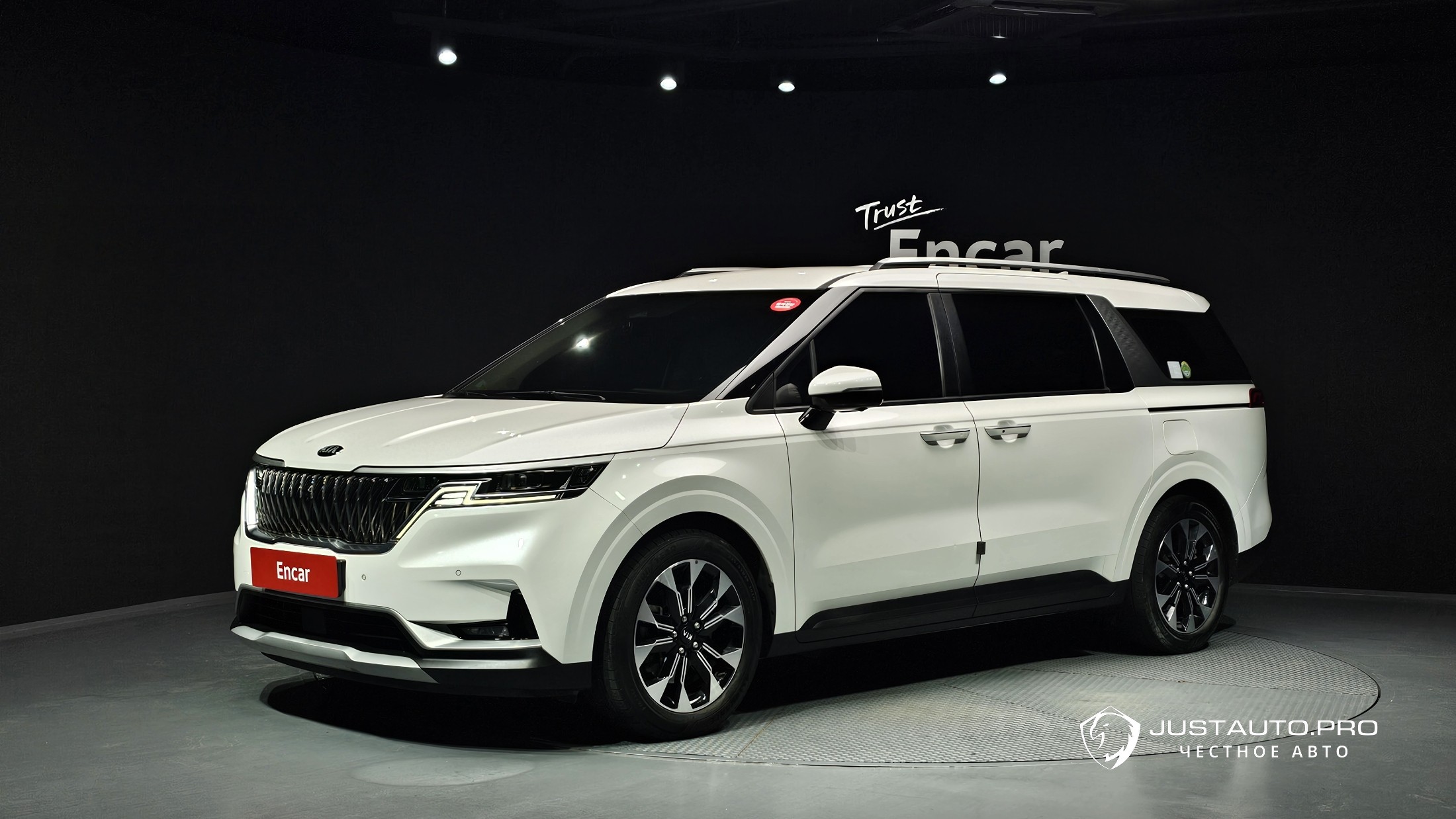 Автомобиль Kia Canival