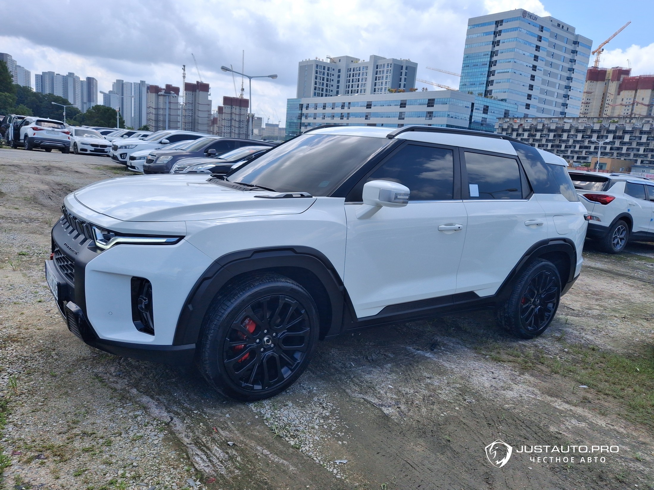 Автомобиль KG_Mobility_Ssangyong Torres