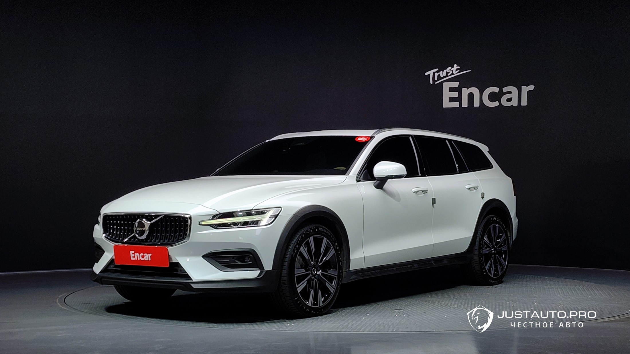 Автомобиль Volvo V60