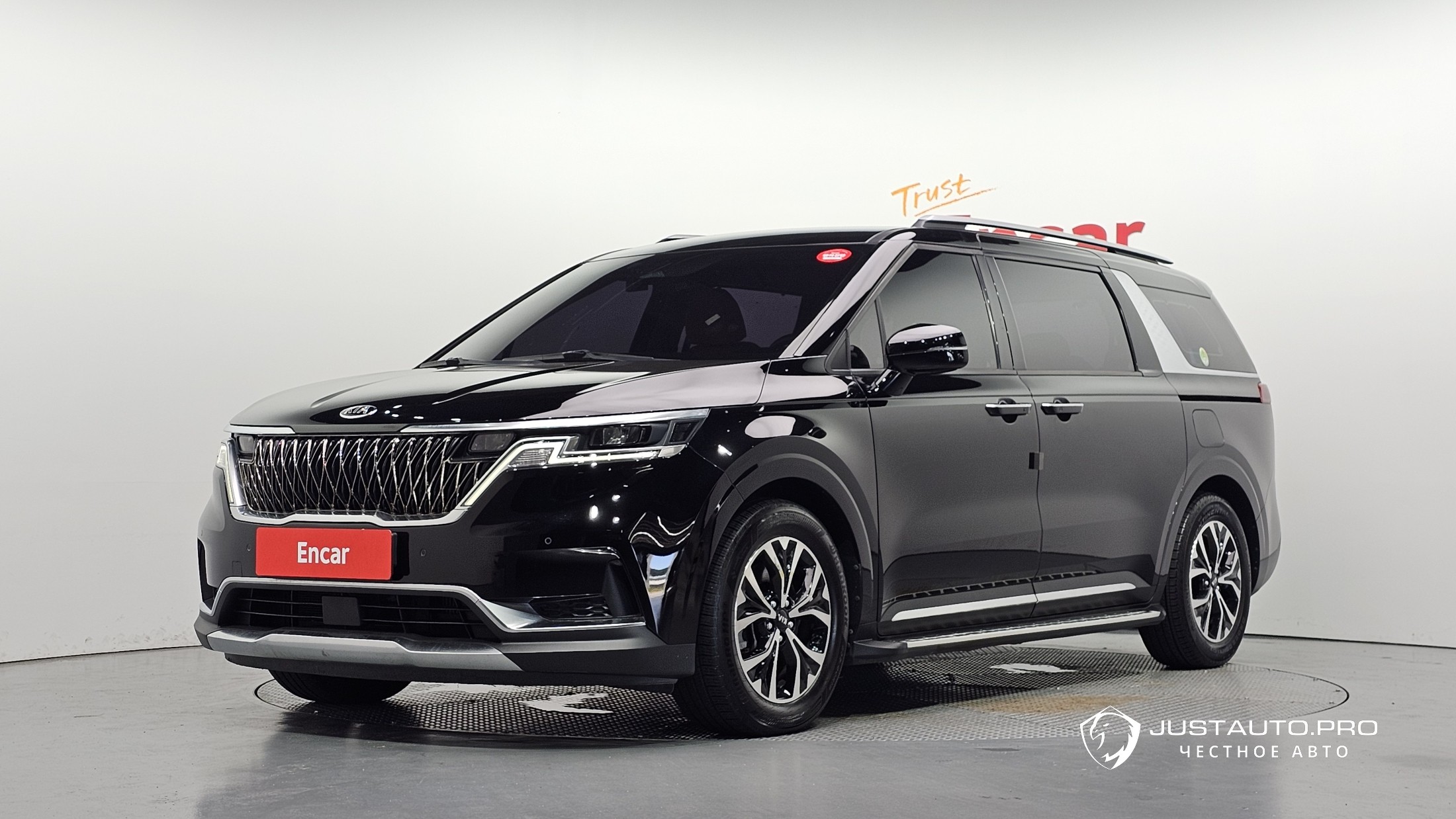 Автомобиль Kia Canival