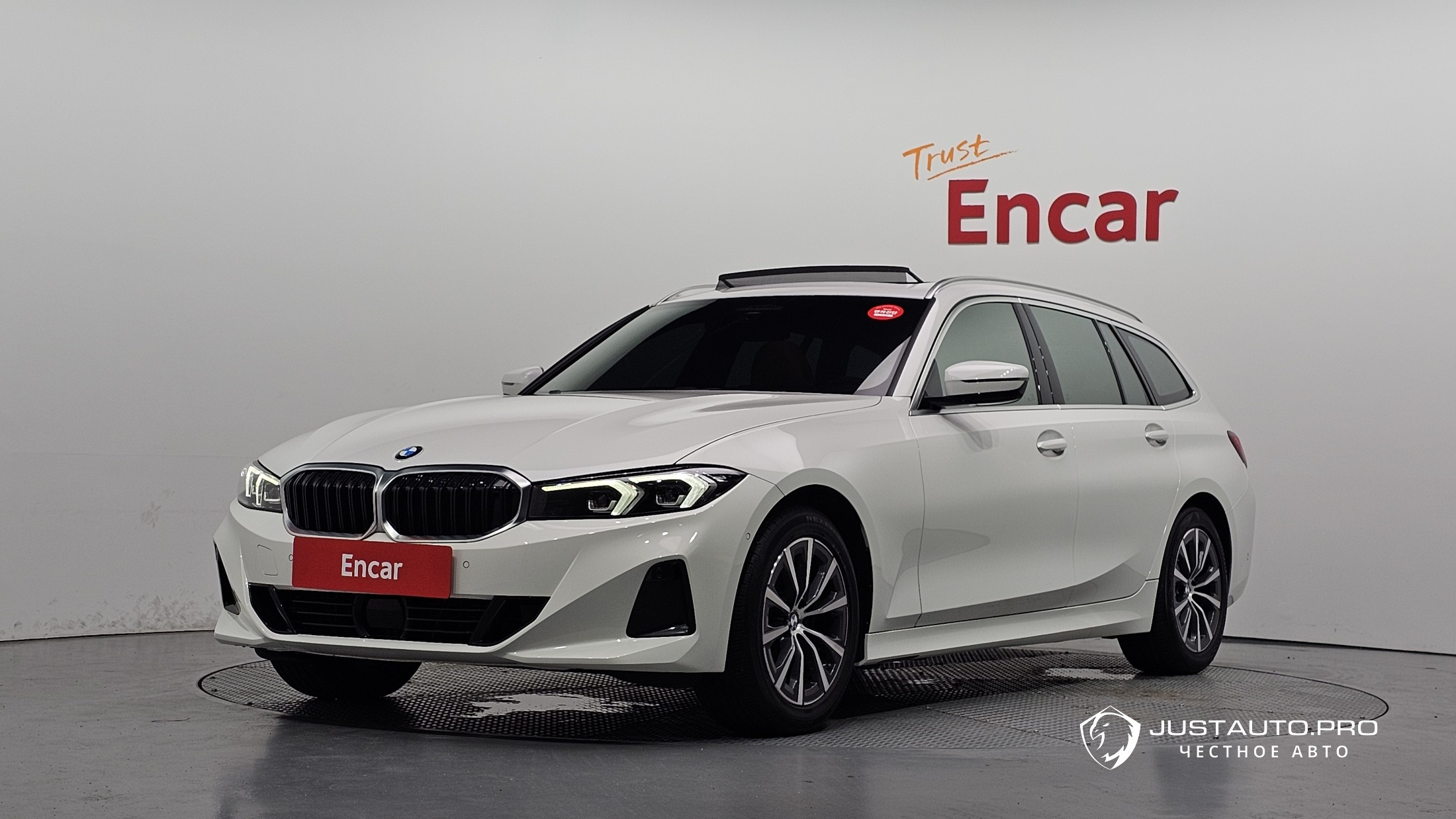 Автомобиль BMW 3-Series