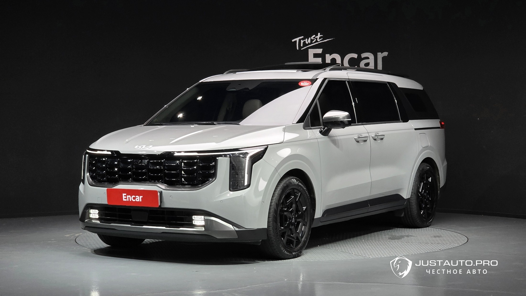 Автомобиль Kia Canival