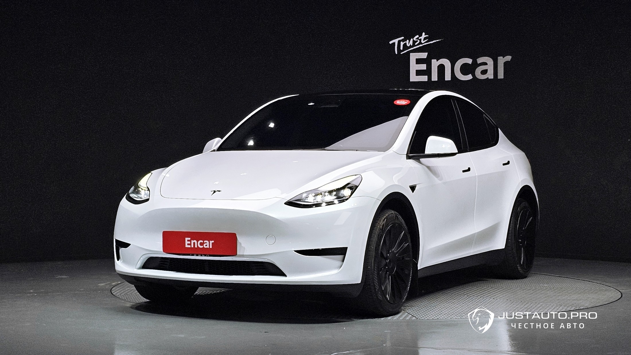 Автомобиль Tesla Model Y
