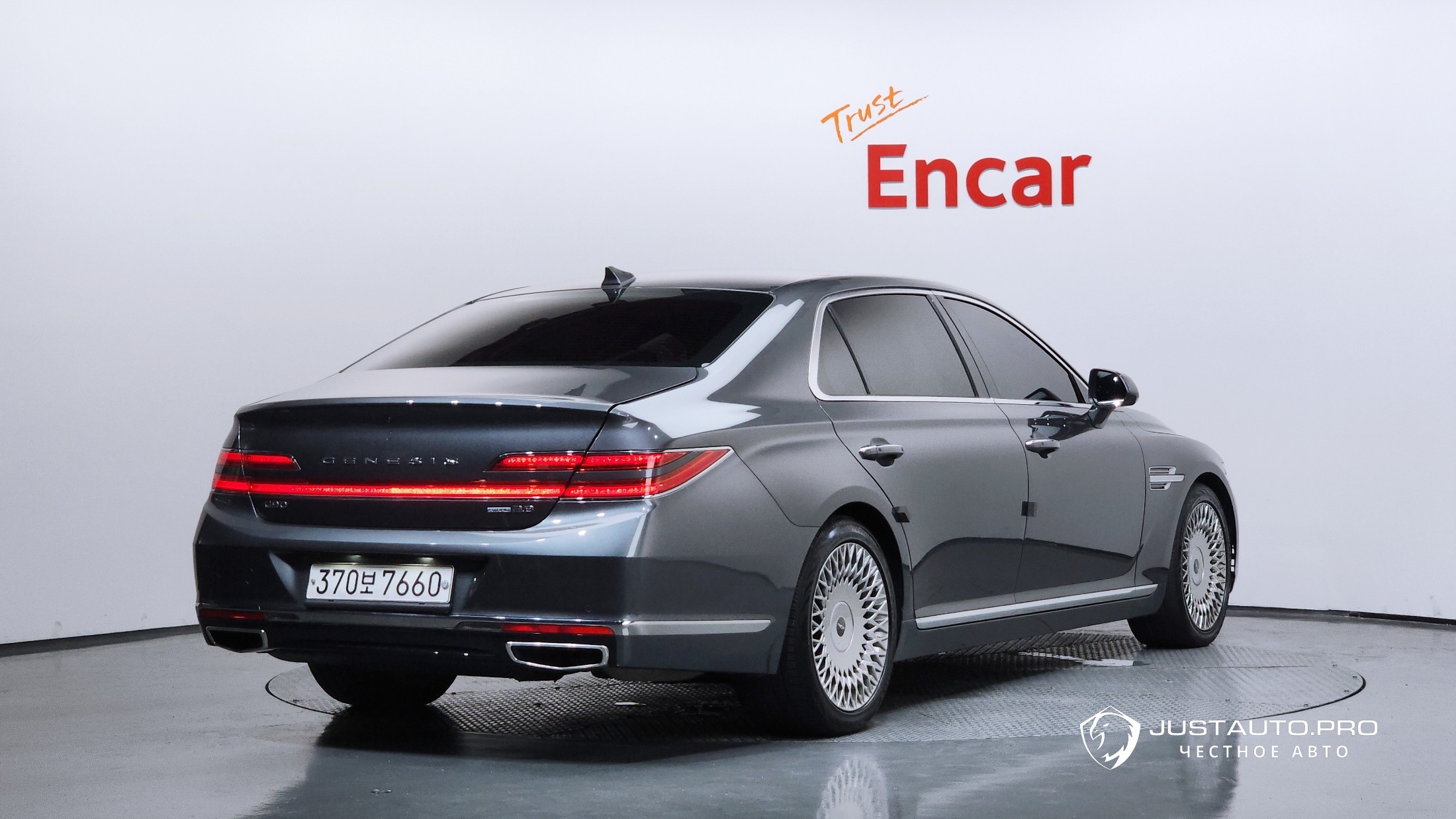Автомобиль Genesis G90