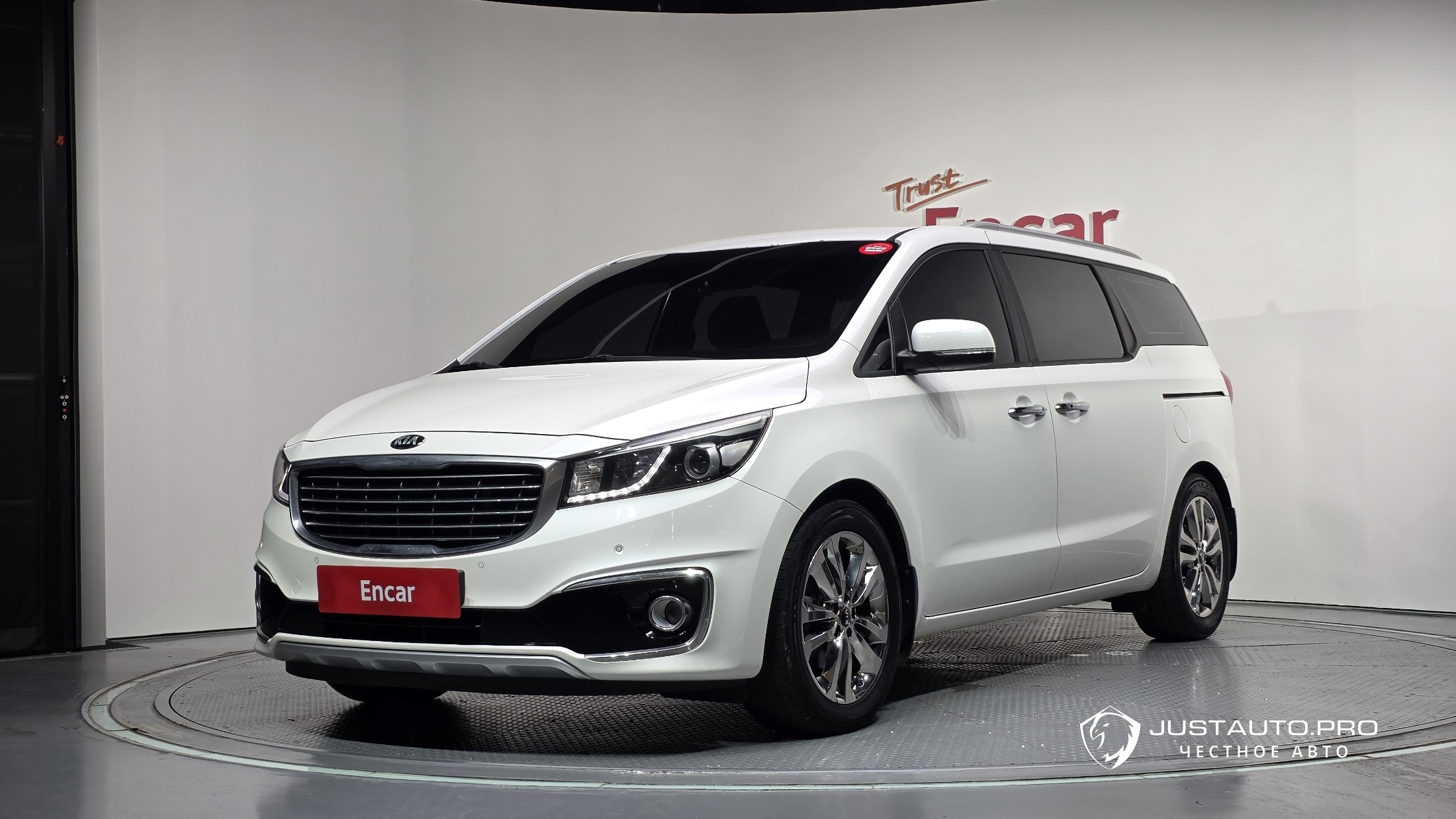 Автомобиль Kia Canival