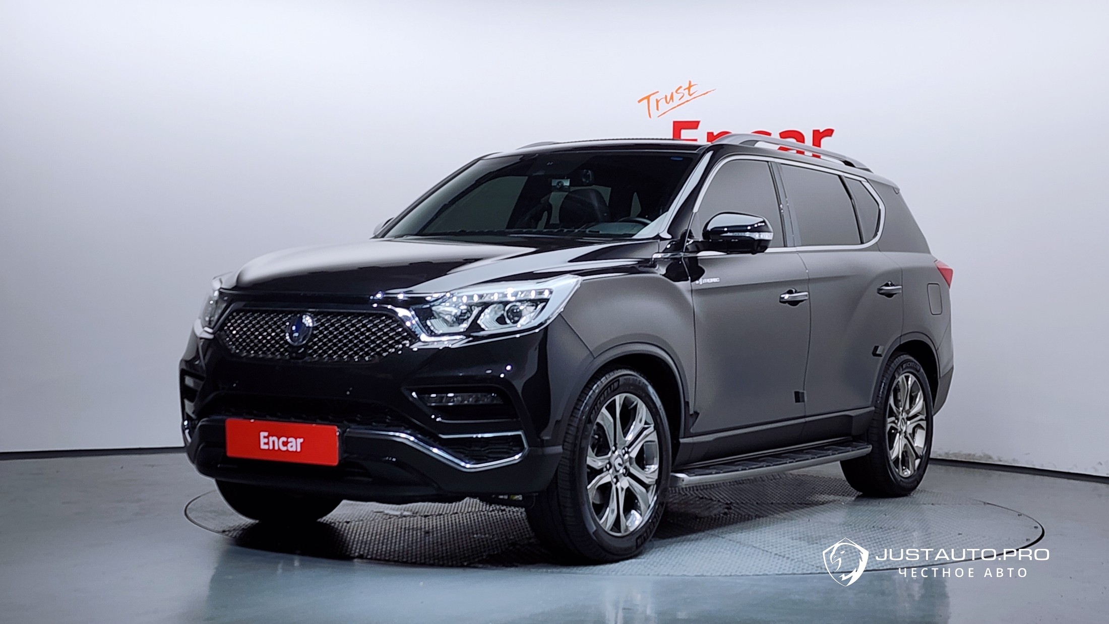 Автомобиль KG_Mobility_Ssangyong Rexton