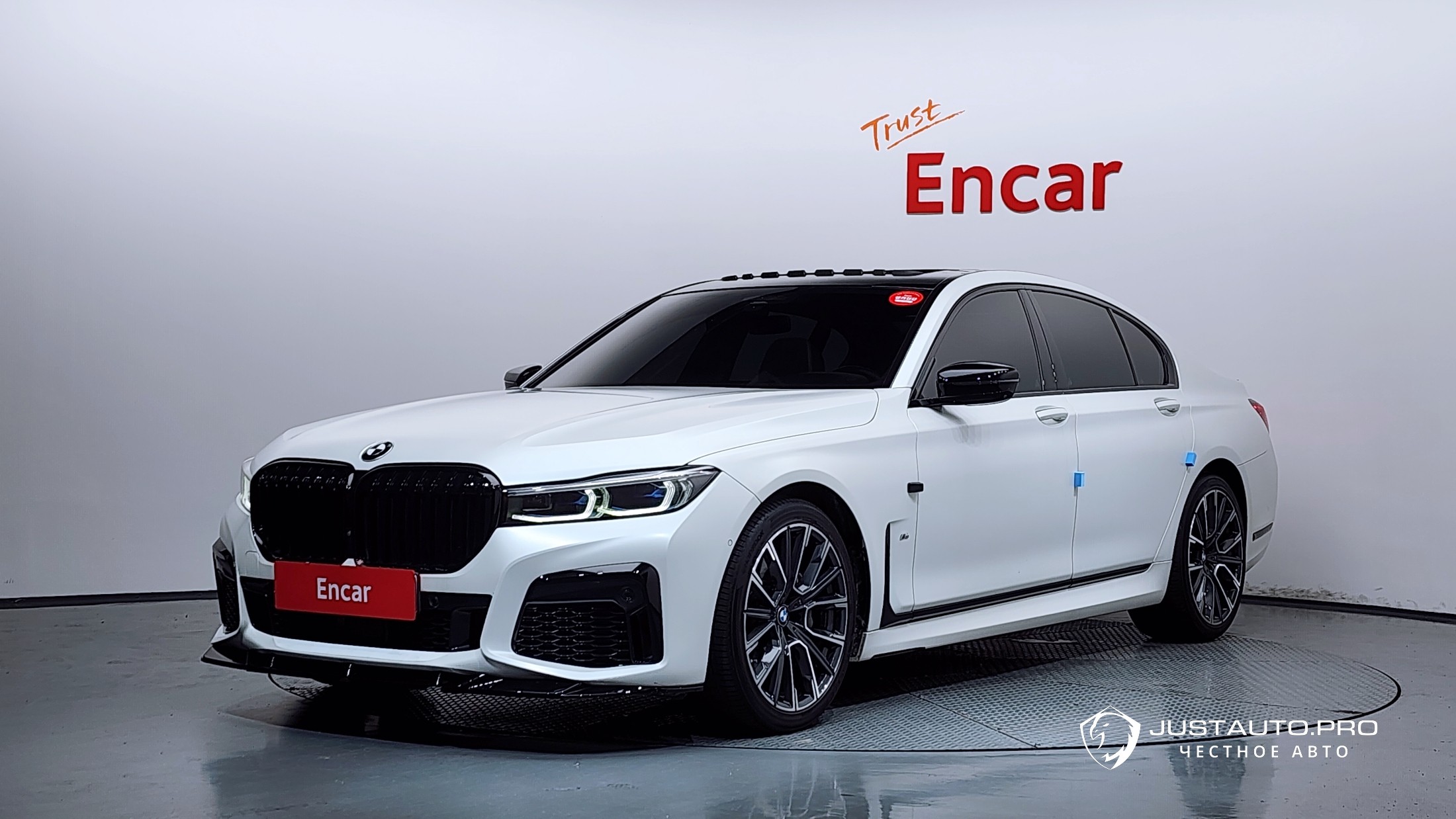 Автомобиль BMW 7-Series