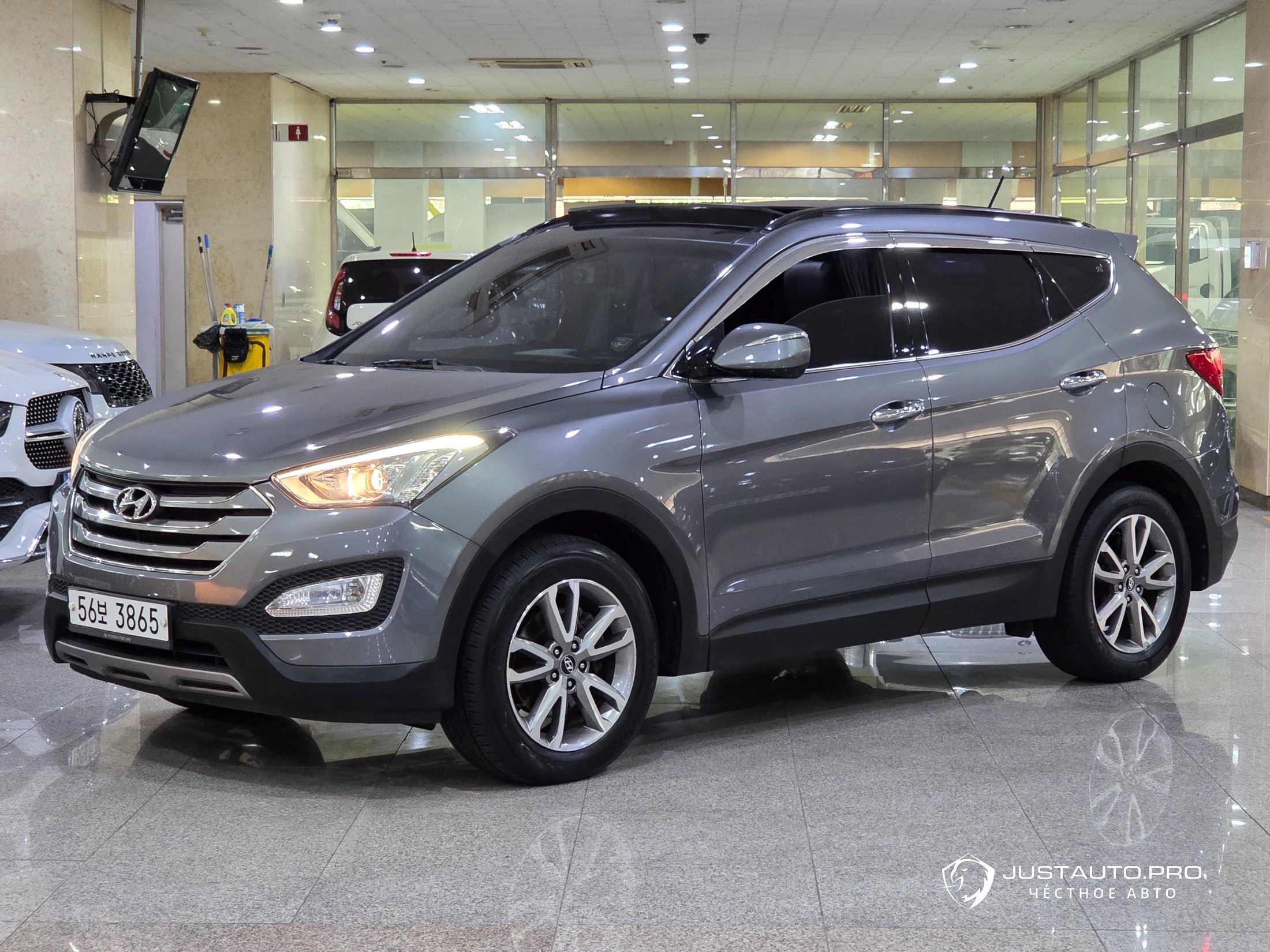 Автомобиль Hyundai Santafe