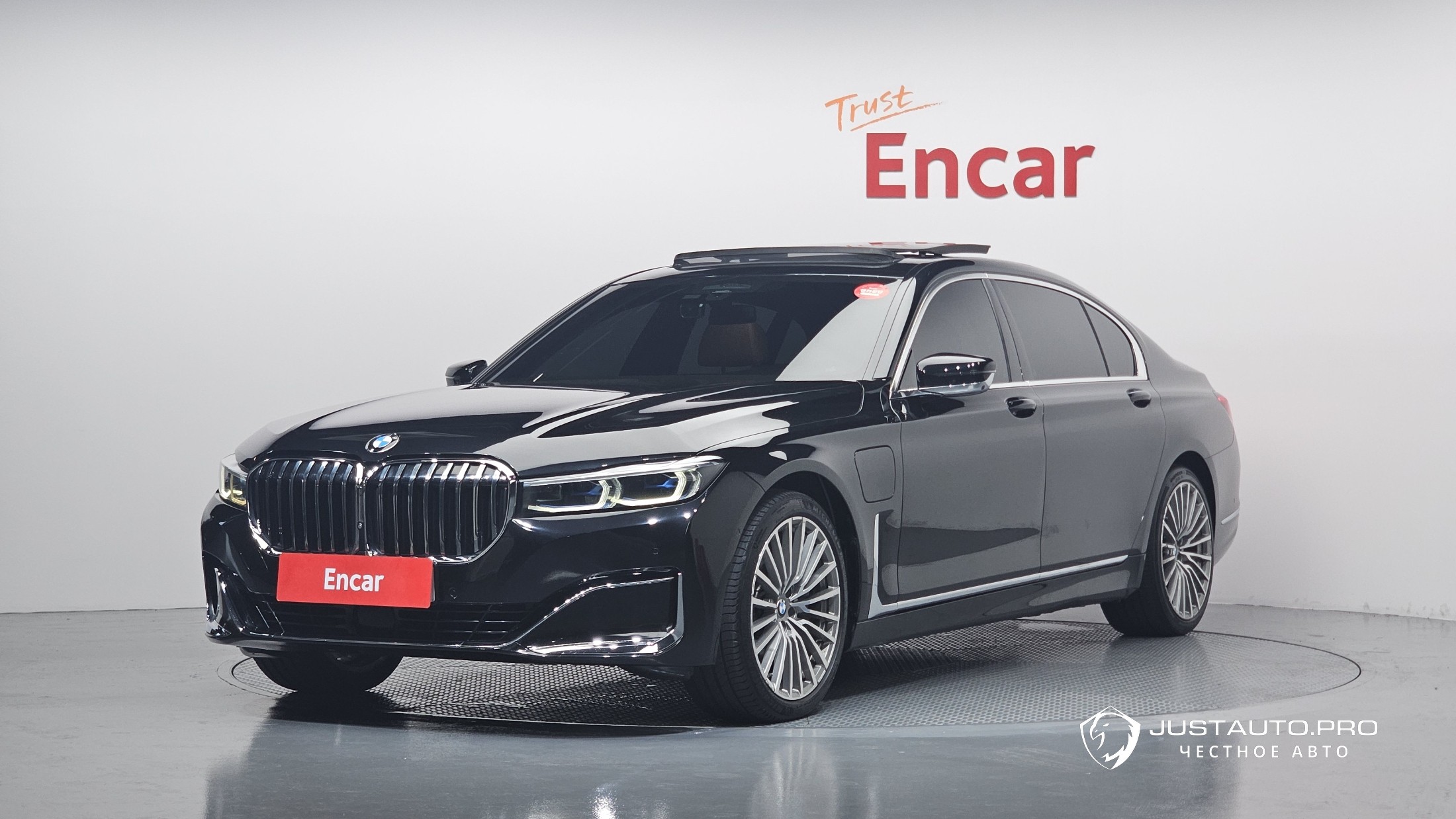 Автомобиль BMW 7-Series