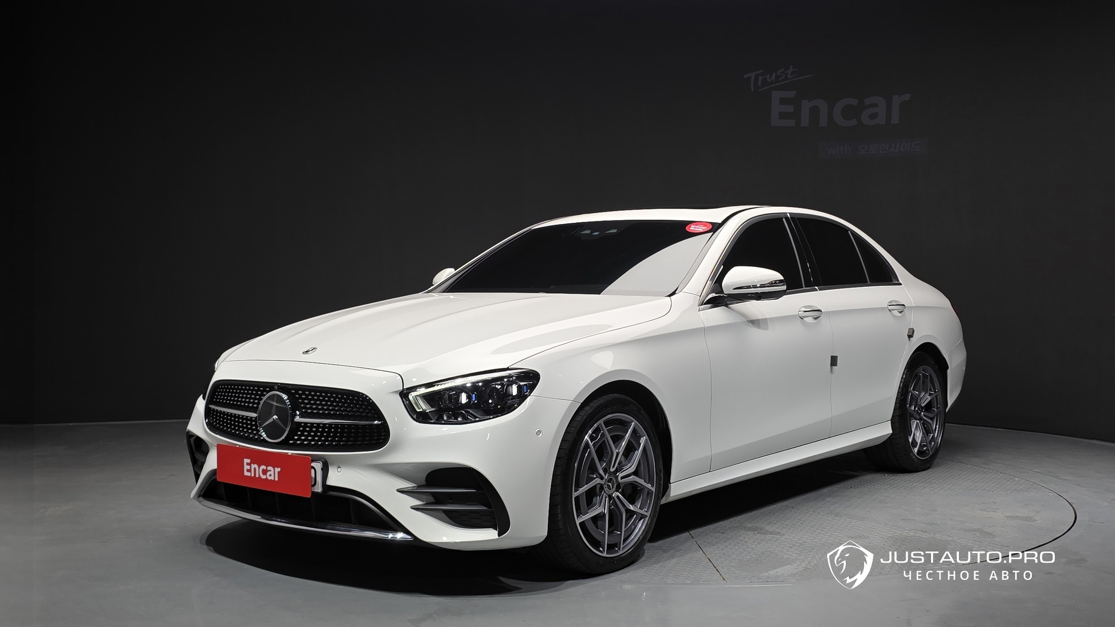 Автомобиль Mercedes-Benz E-Class