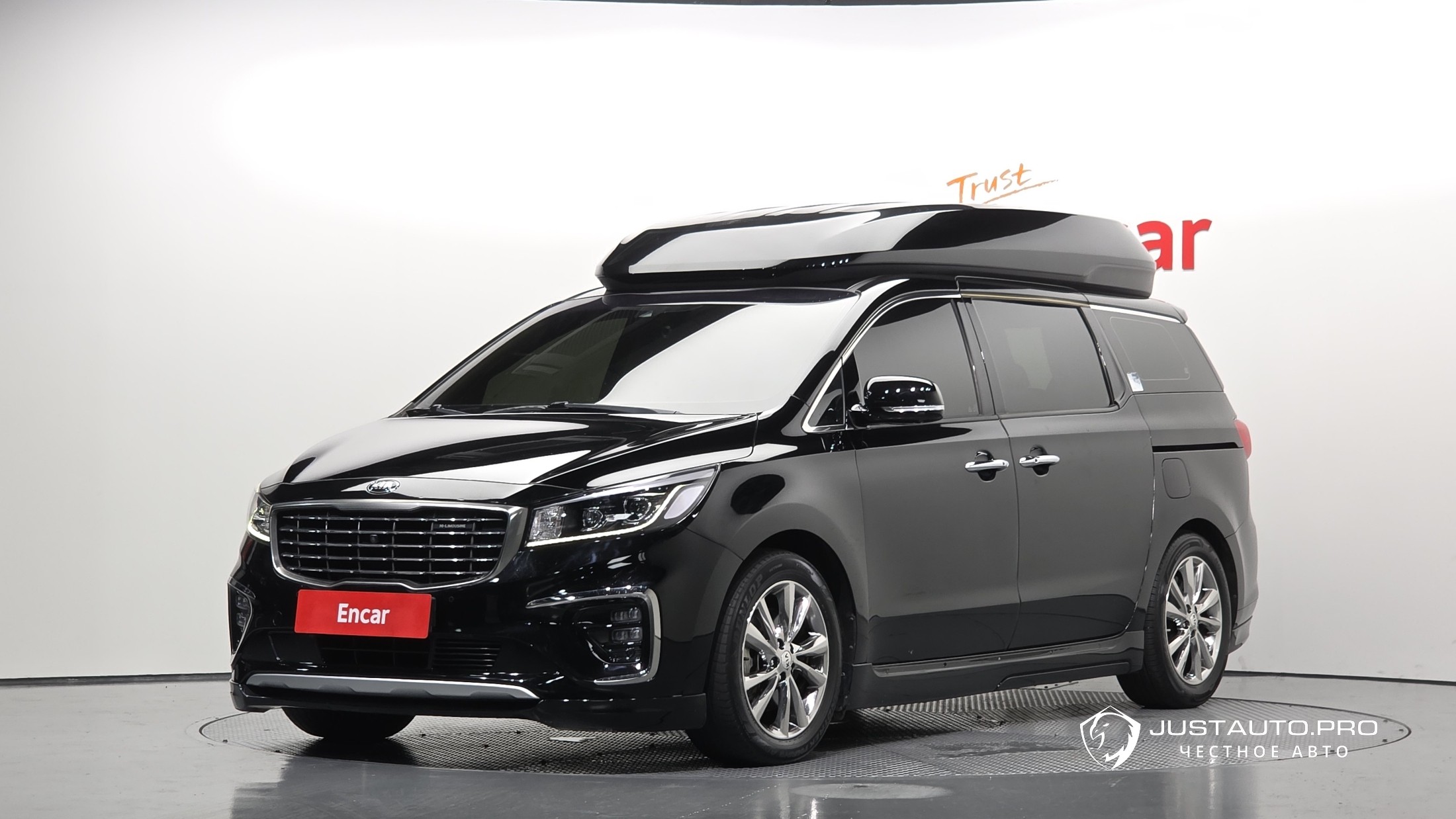 Автомобиль Kia Canival