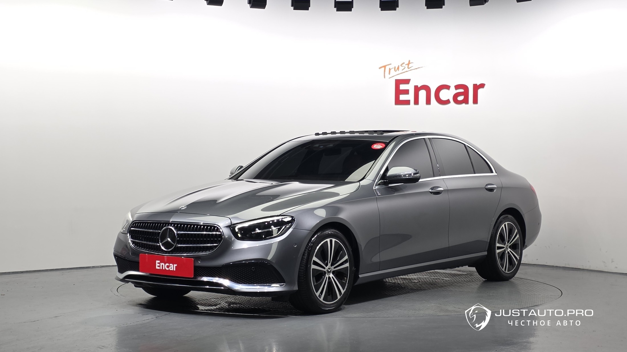 Автомобиль Mercedes-Benz E-Class