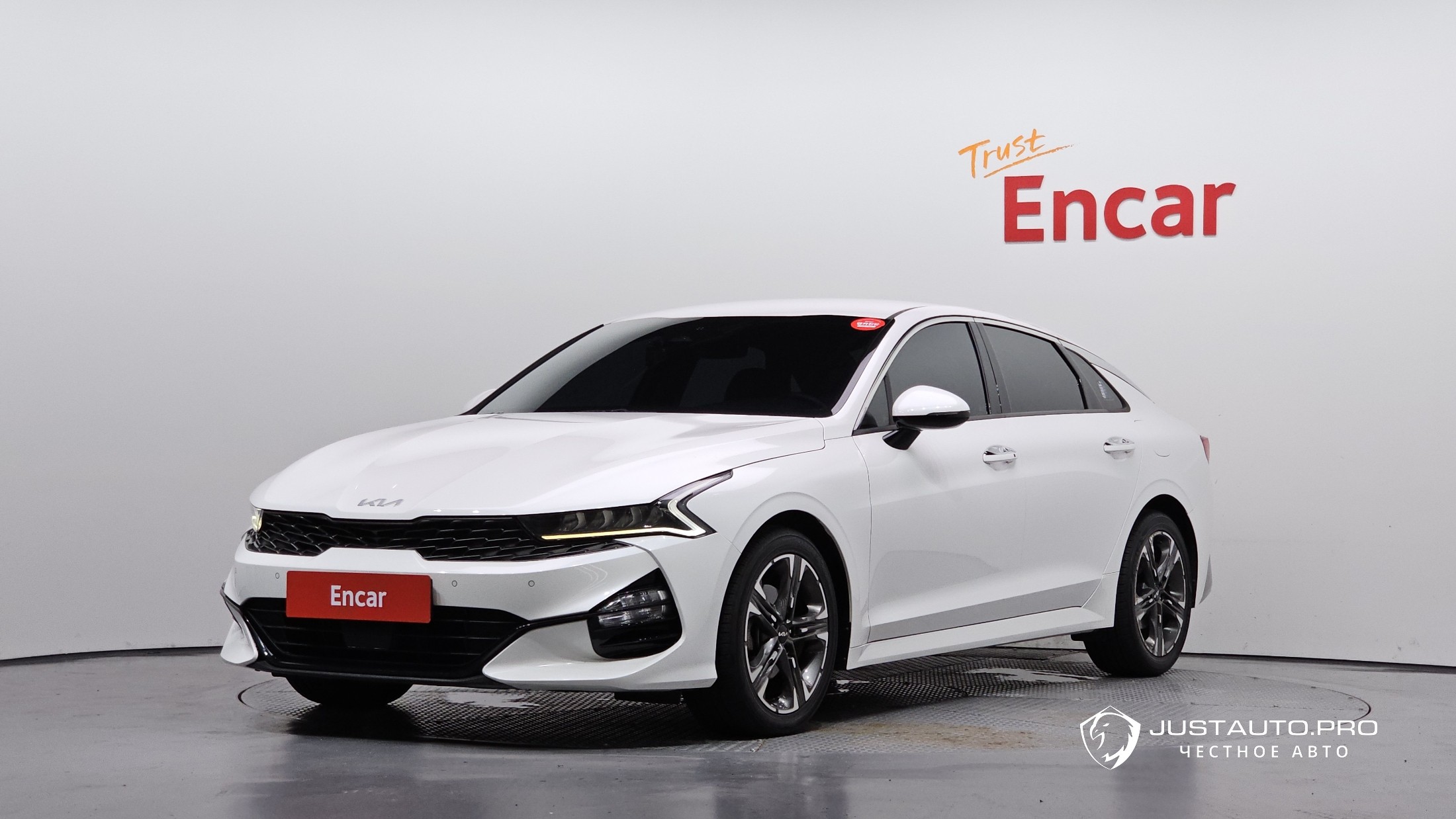 Автомобиль Kia K5