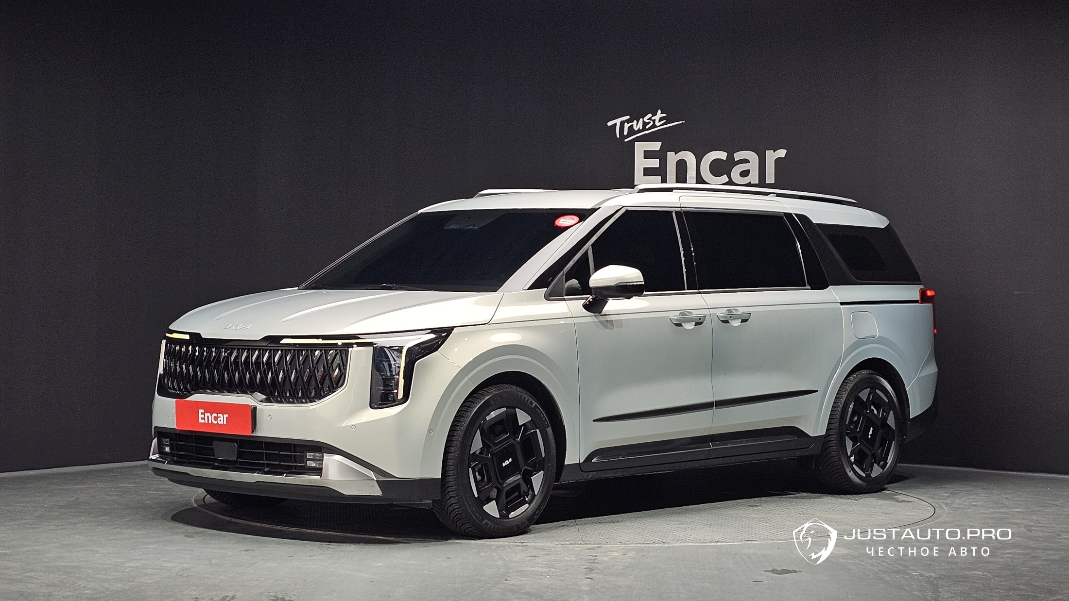 Автомобиль Kia Canival