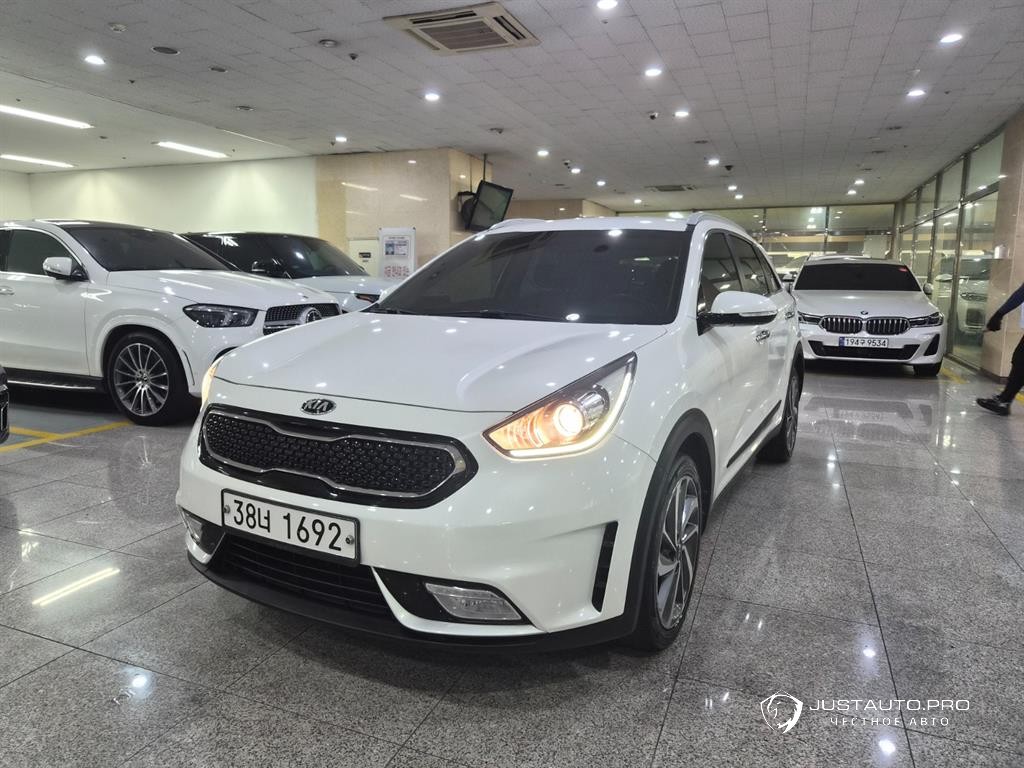 Автомобиль Kia Niro