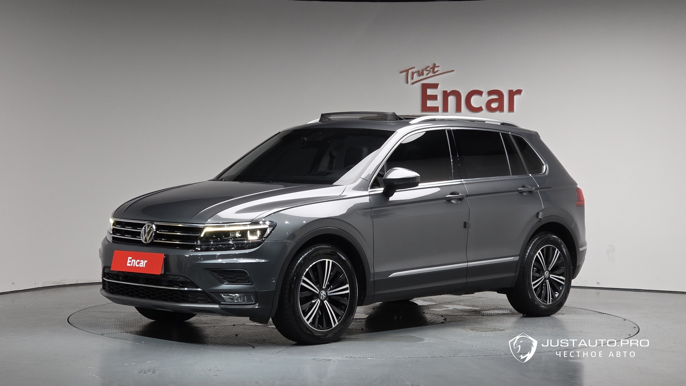 Автомобиль Volkswagen Tiguan