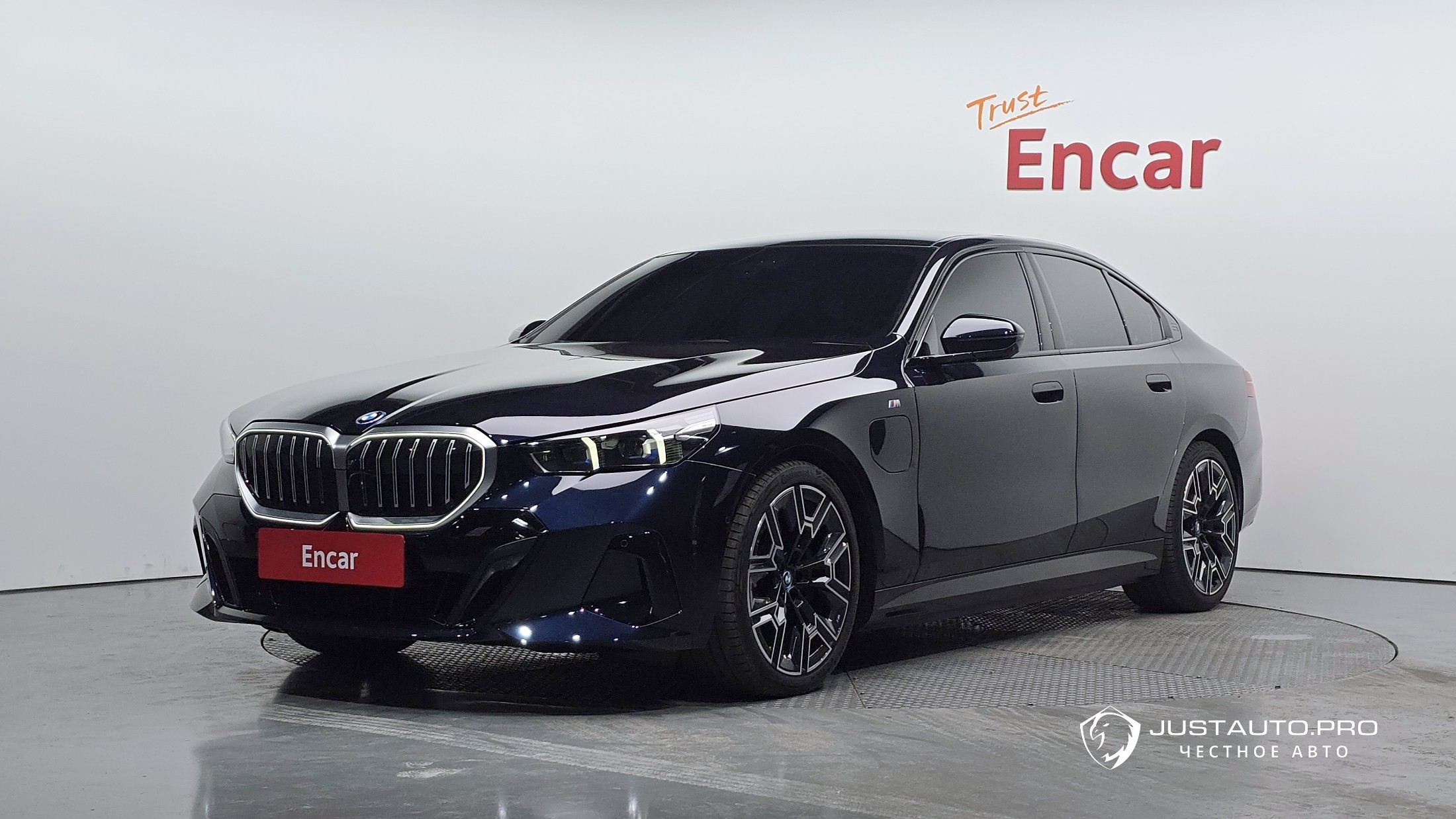 Автомобиль BMW 5-Series