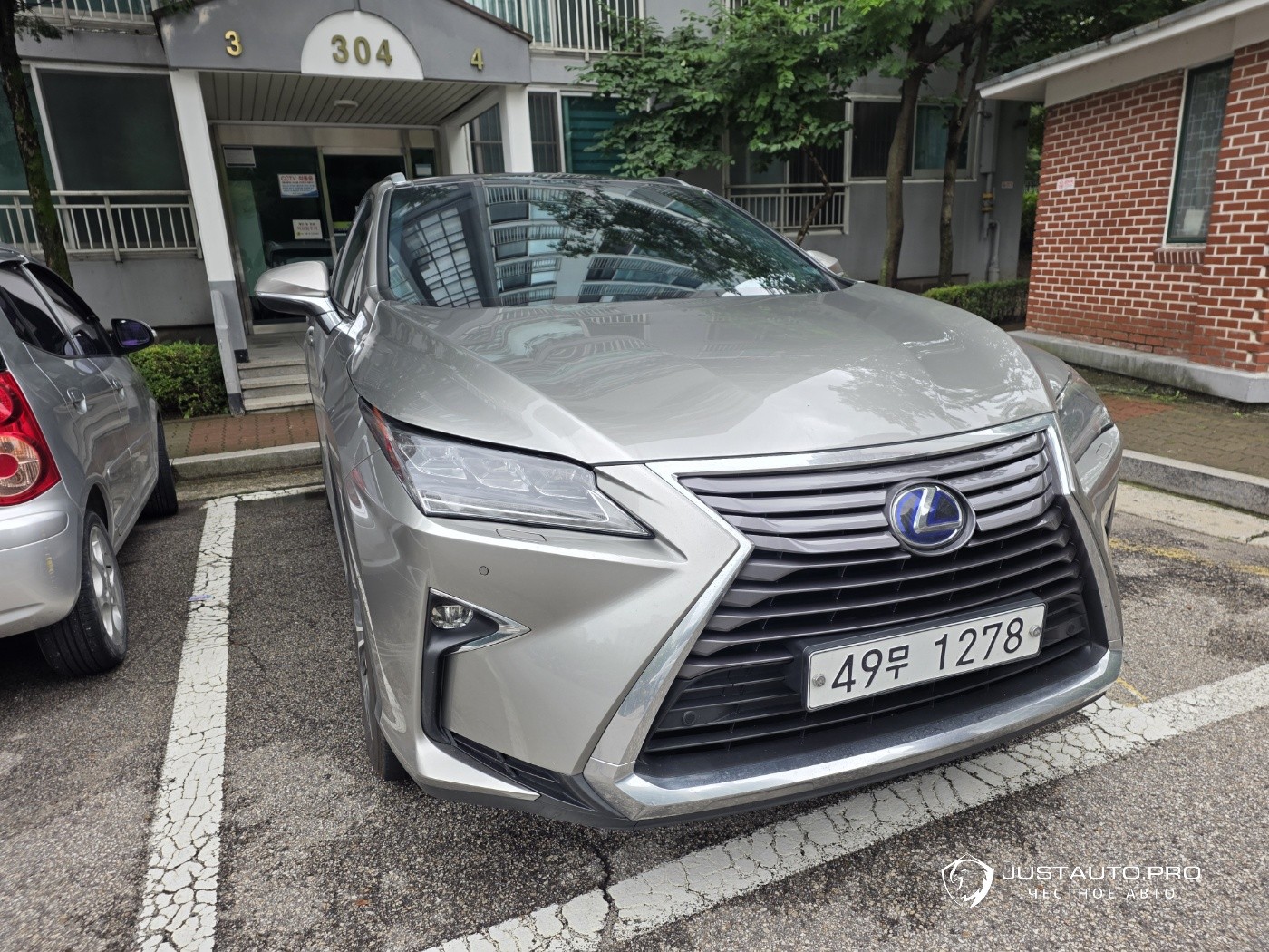 Автомобиль Lexus RX