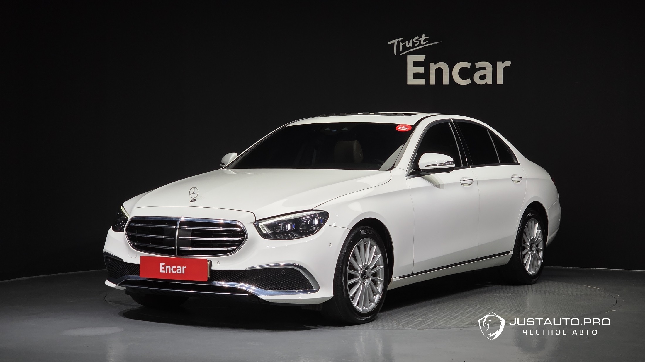 Автомобиль Mercedes-Benz E-Class