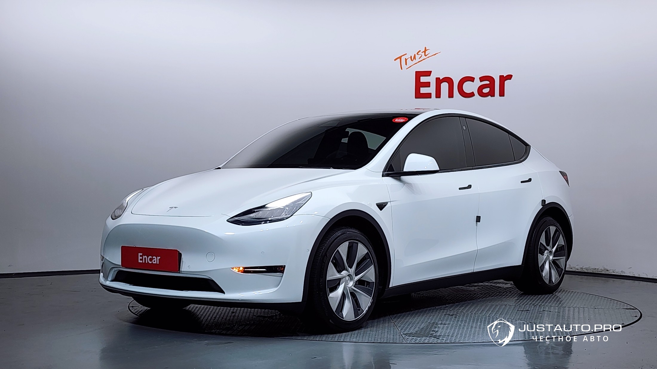 Автомобиль Tesla Model Y