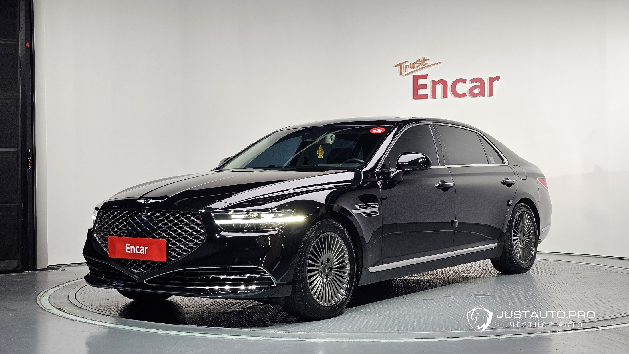 Автомобиль Genesis G90