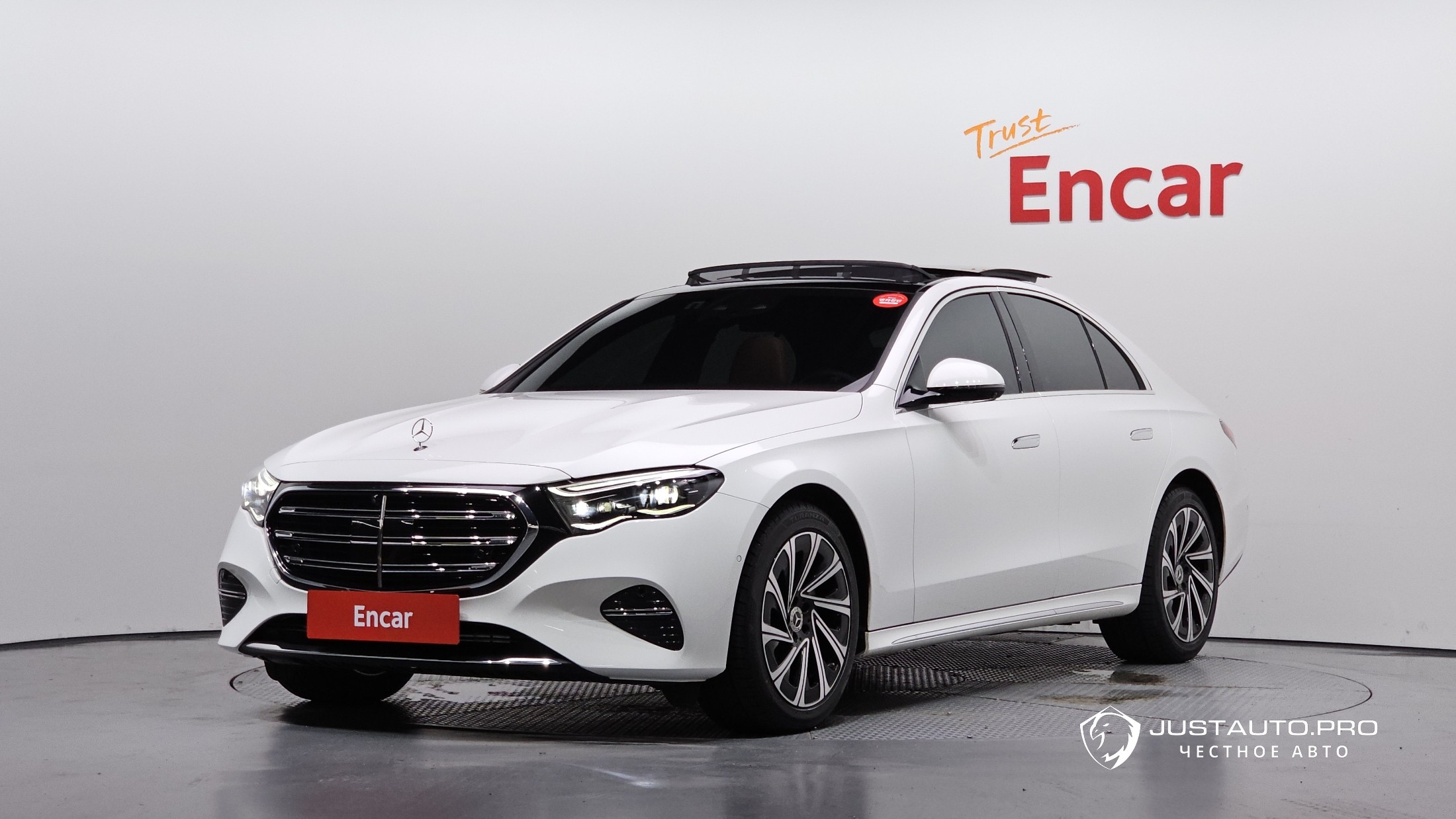 Автомобиль Mercedes-Benz E-Class