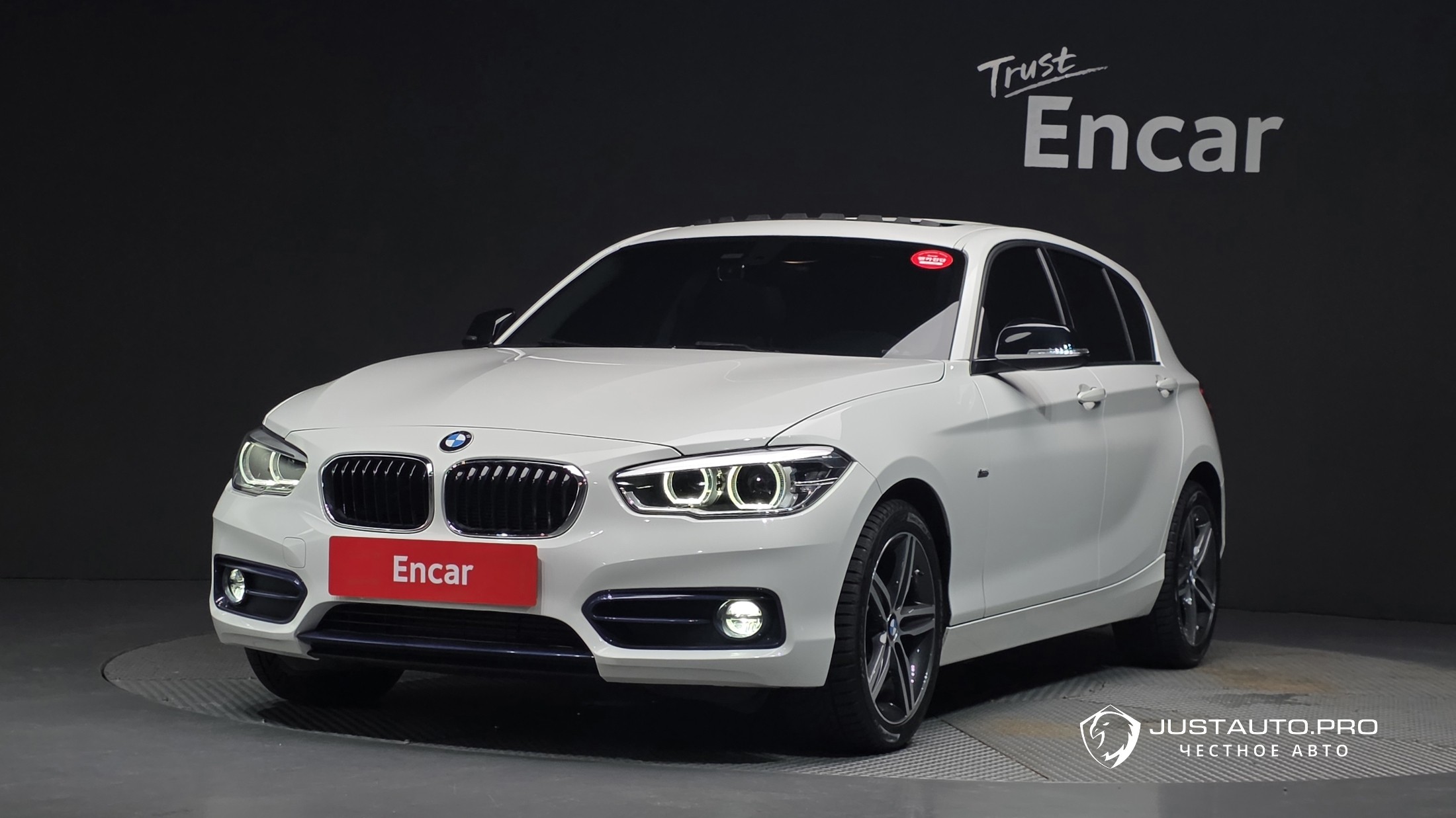 Автомобиль BMW 1-Series