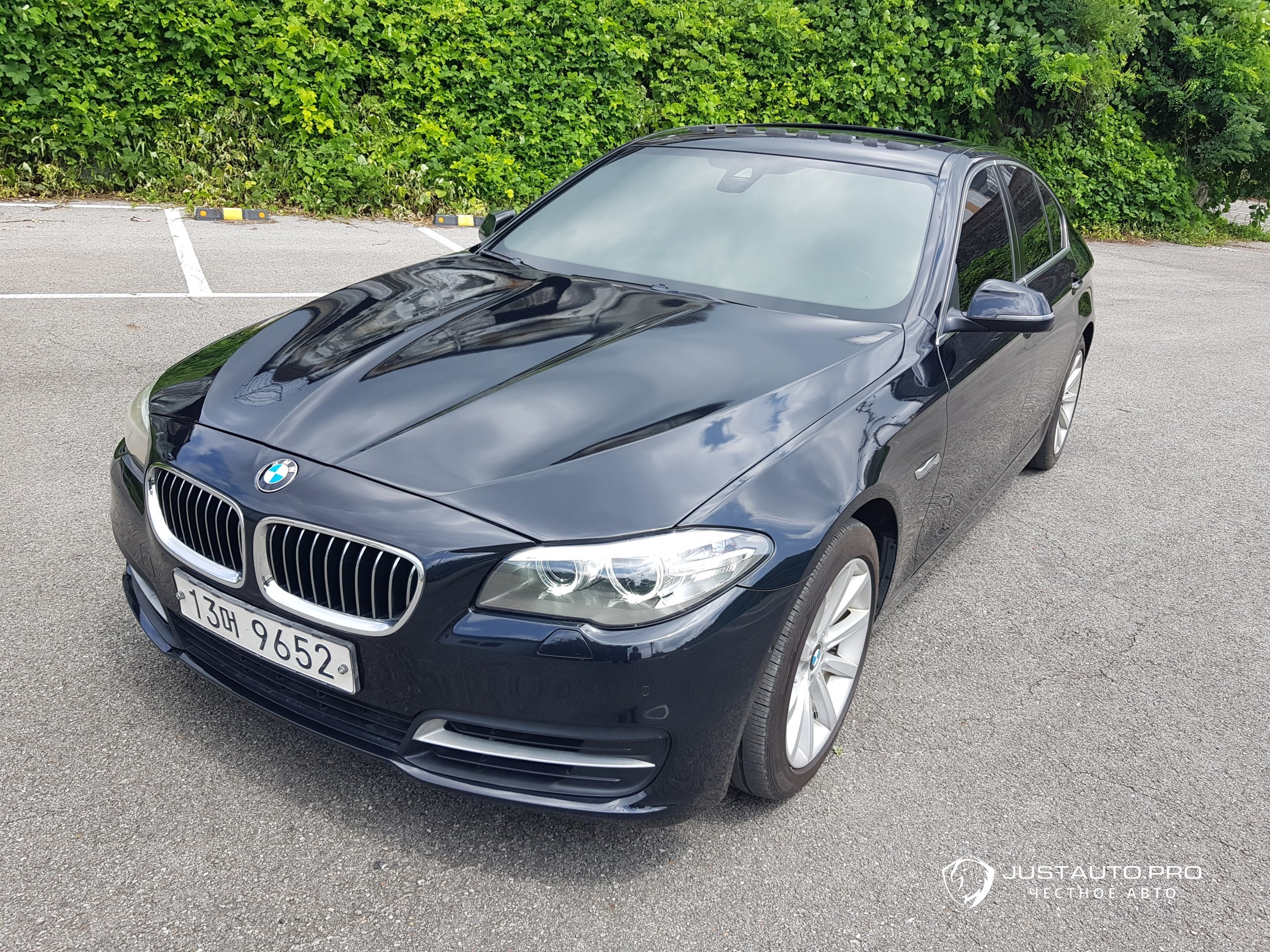 Автомобиль BMW 5-Series