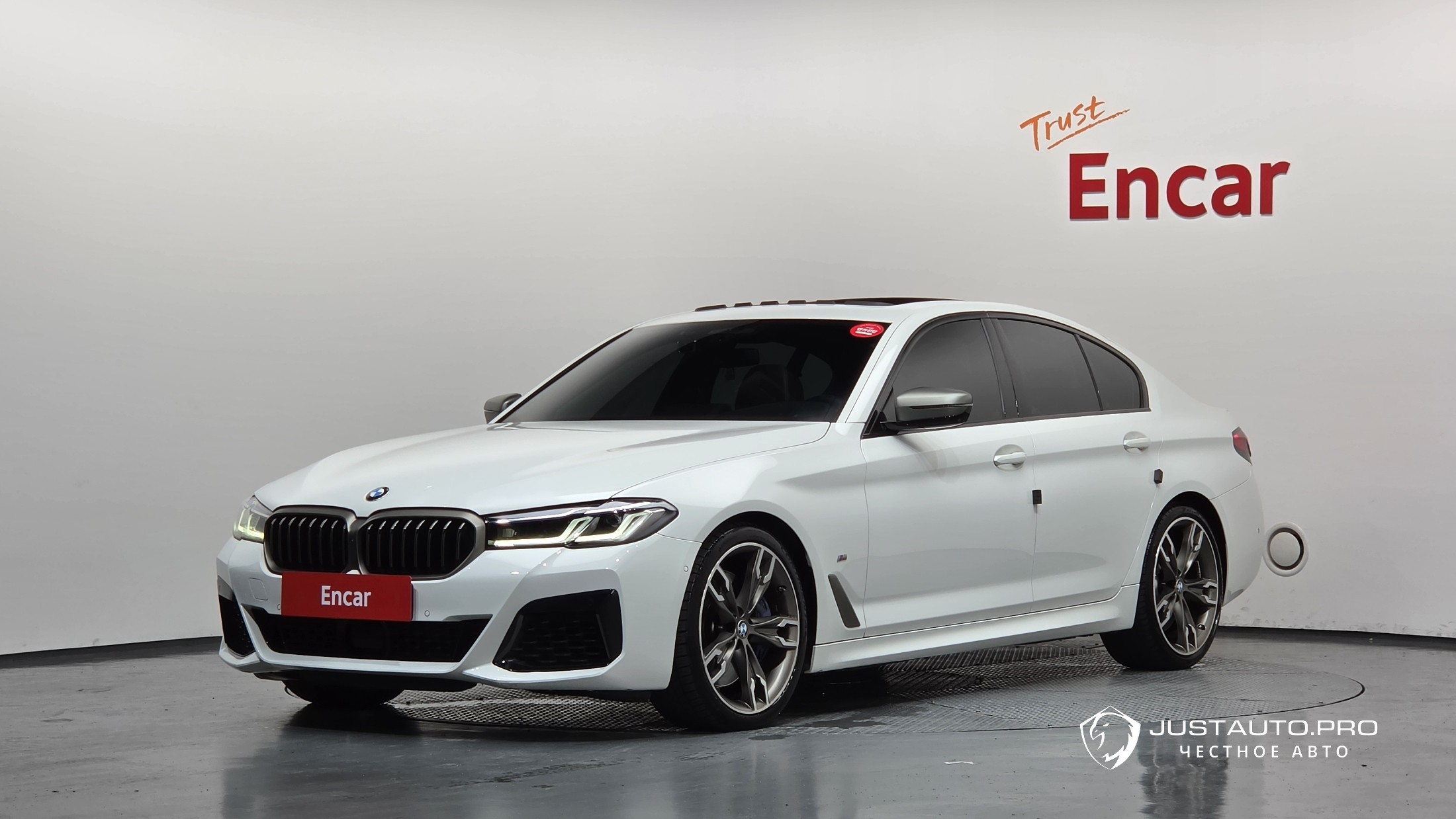 Автомобиль BMW 5-Series