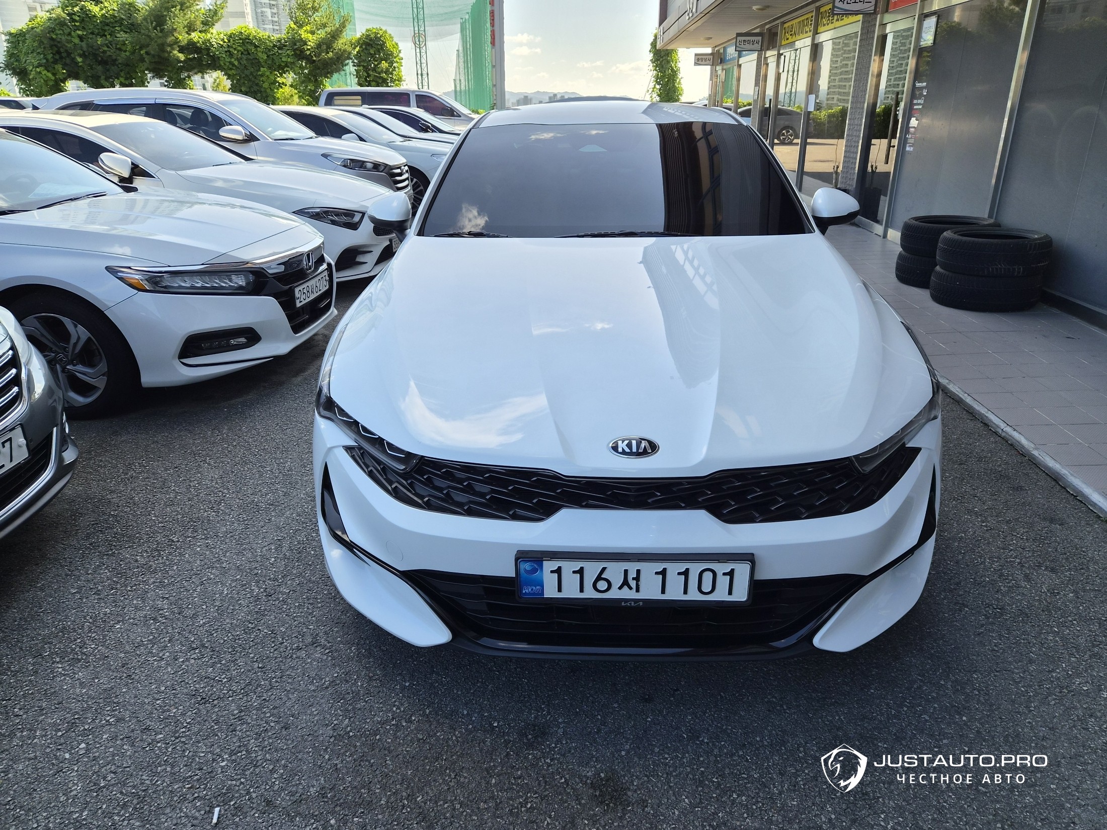 Автомобиль Kia K5