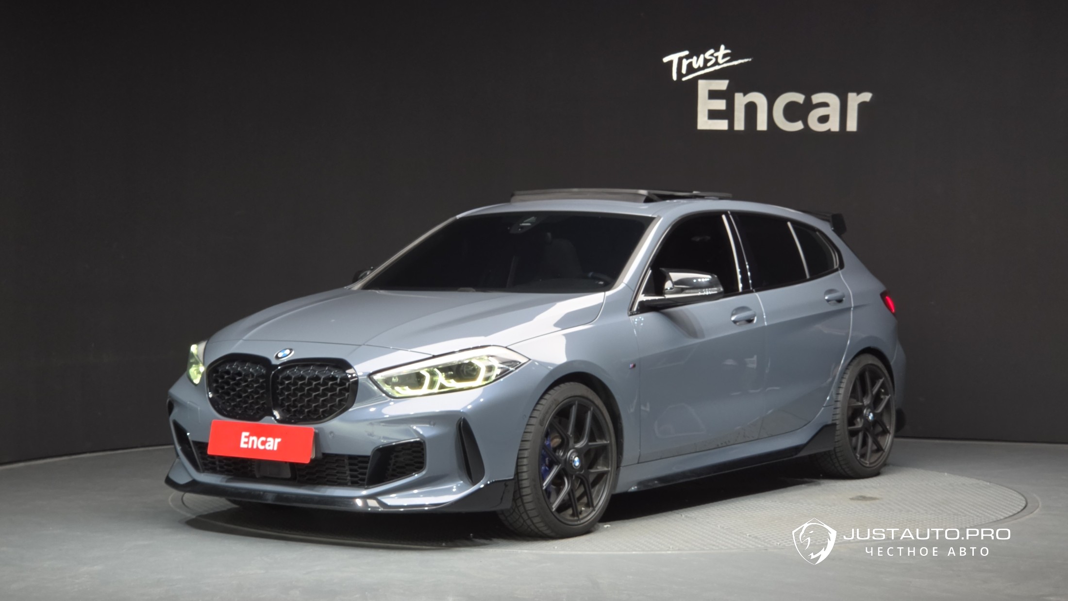 Автомобиль BMW 1-Series