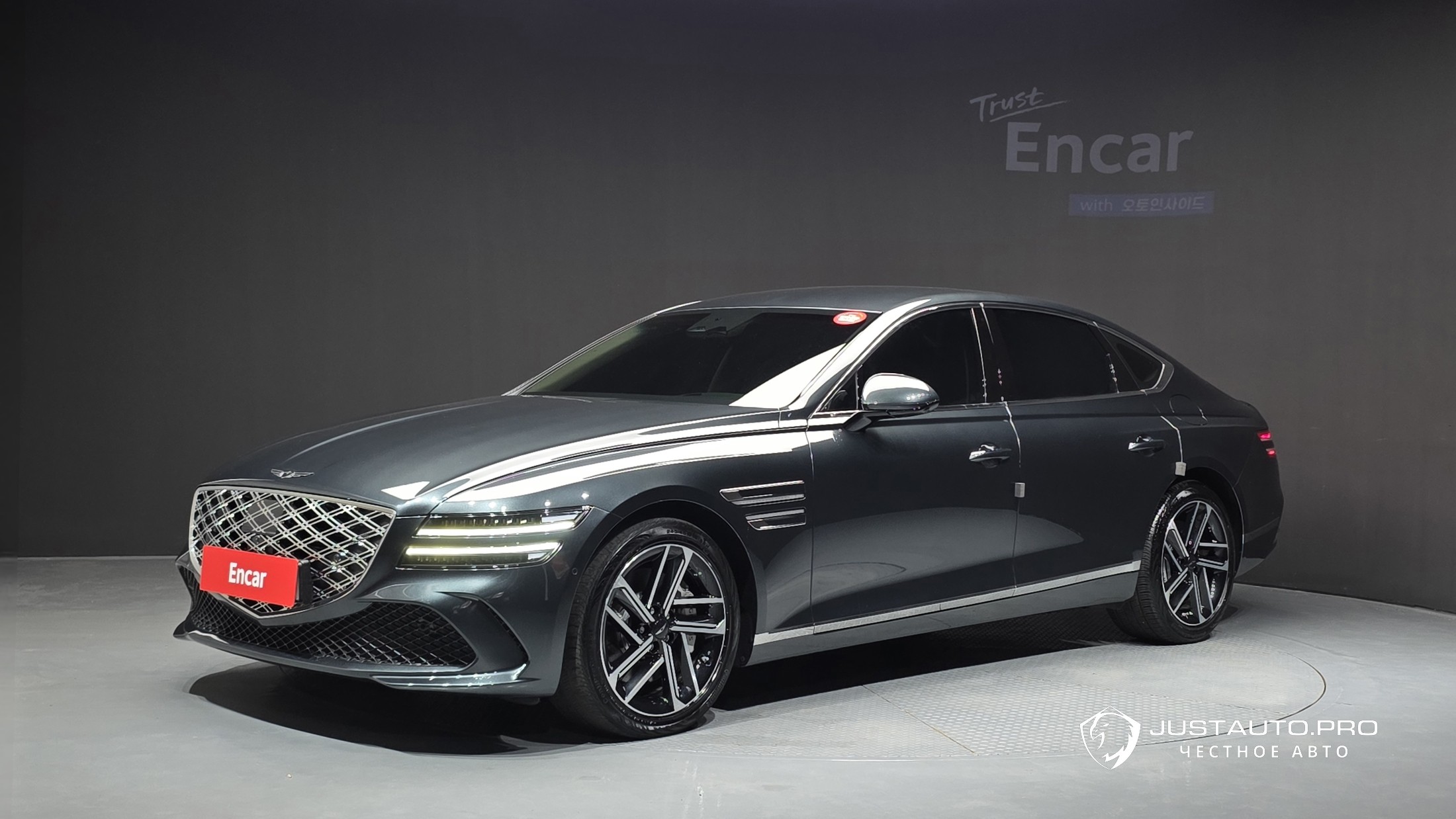 Автомобиль Genesis G80