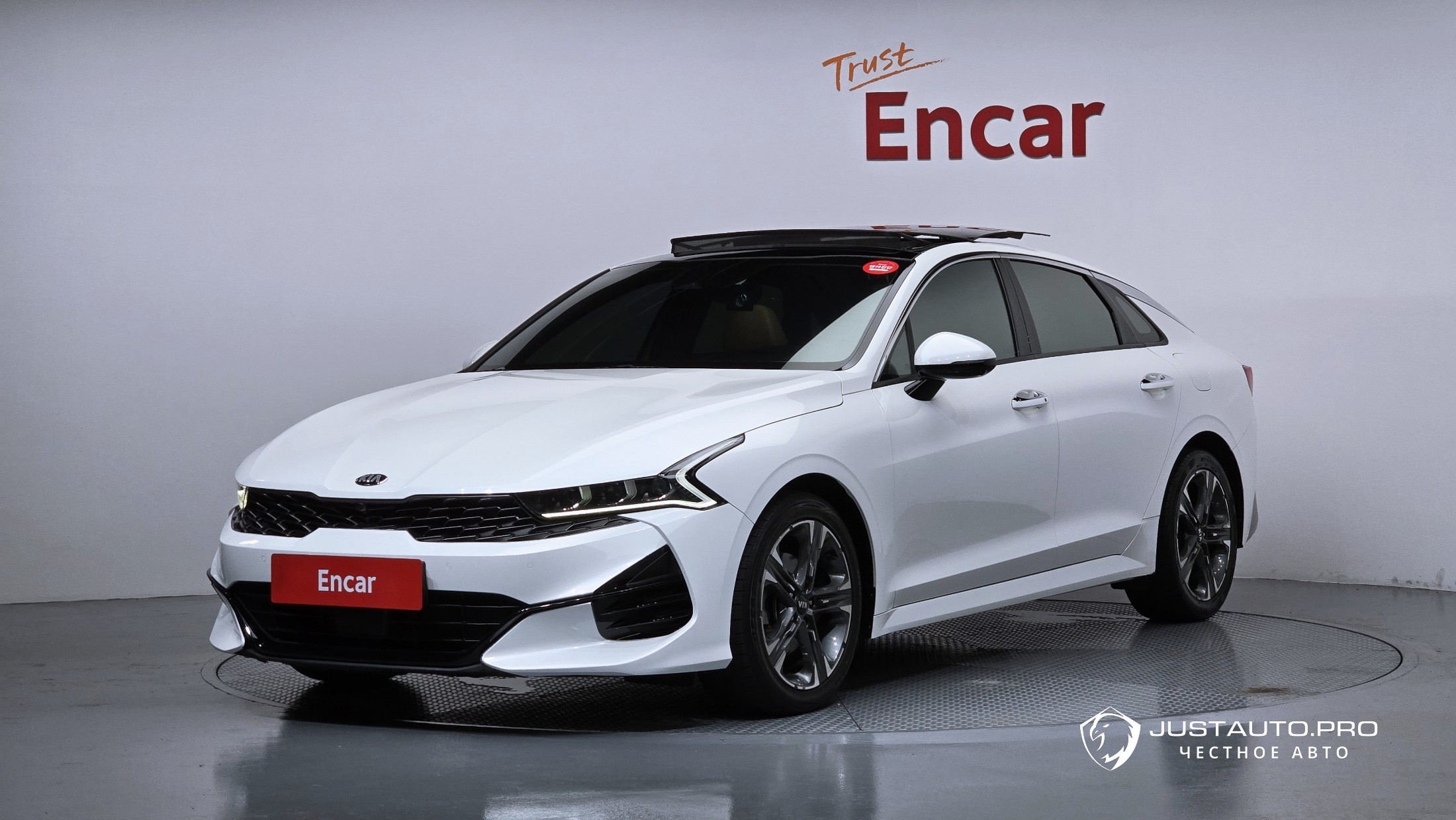 Автомобиль Kia K5