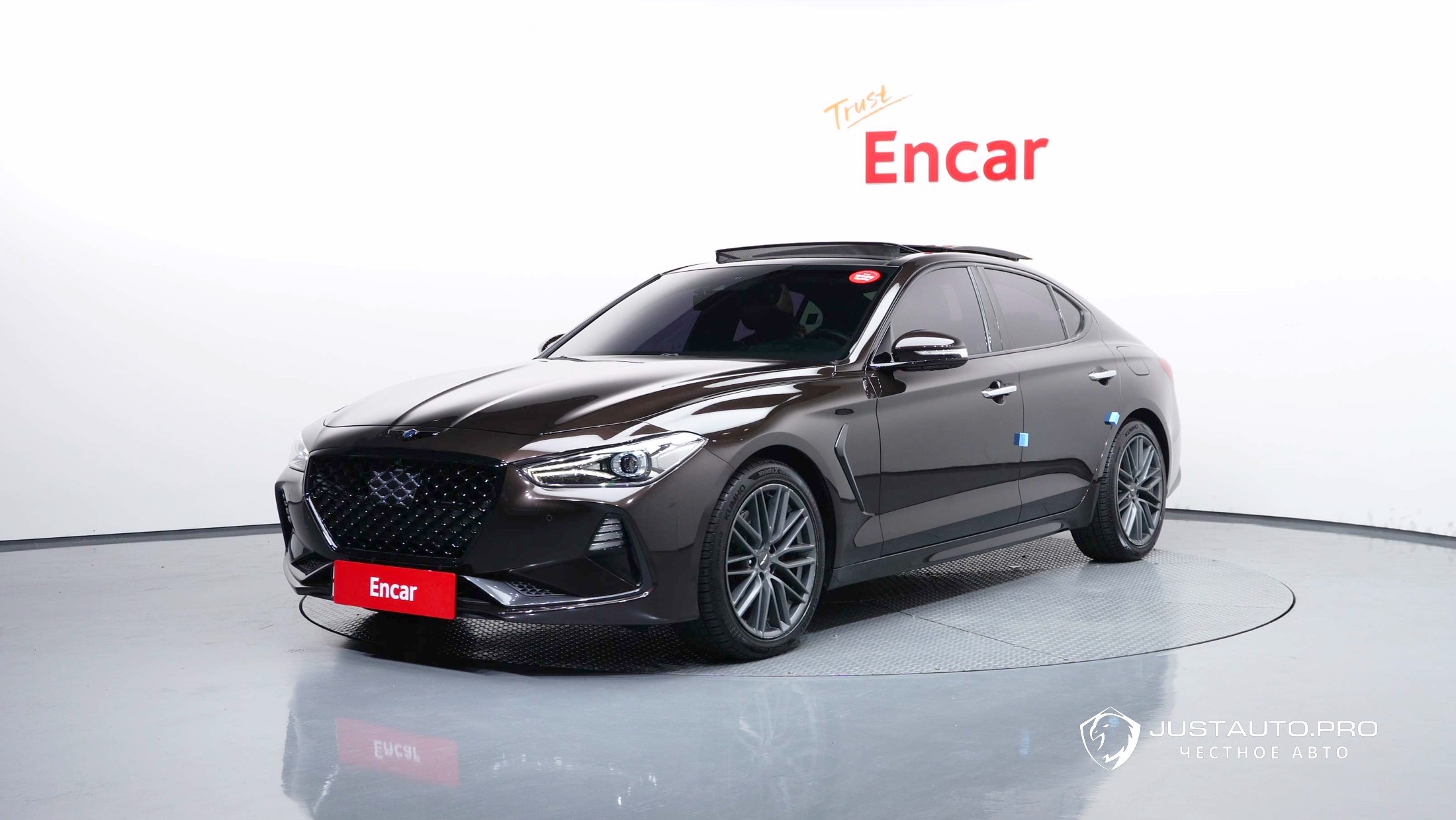 Автомобиль Genesis G70