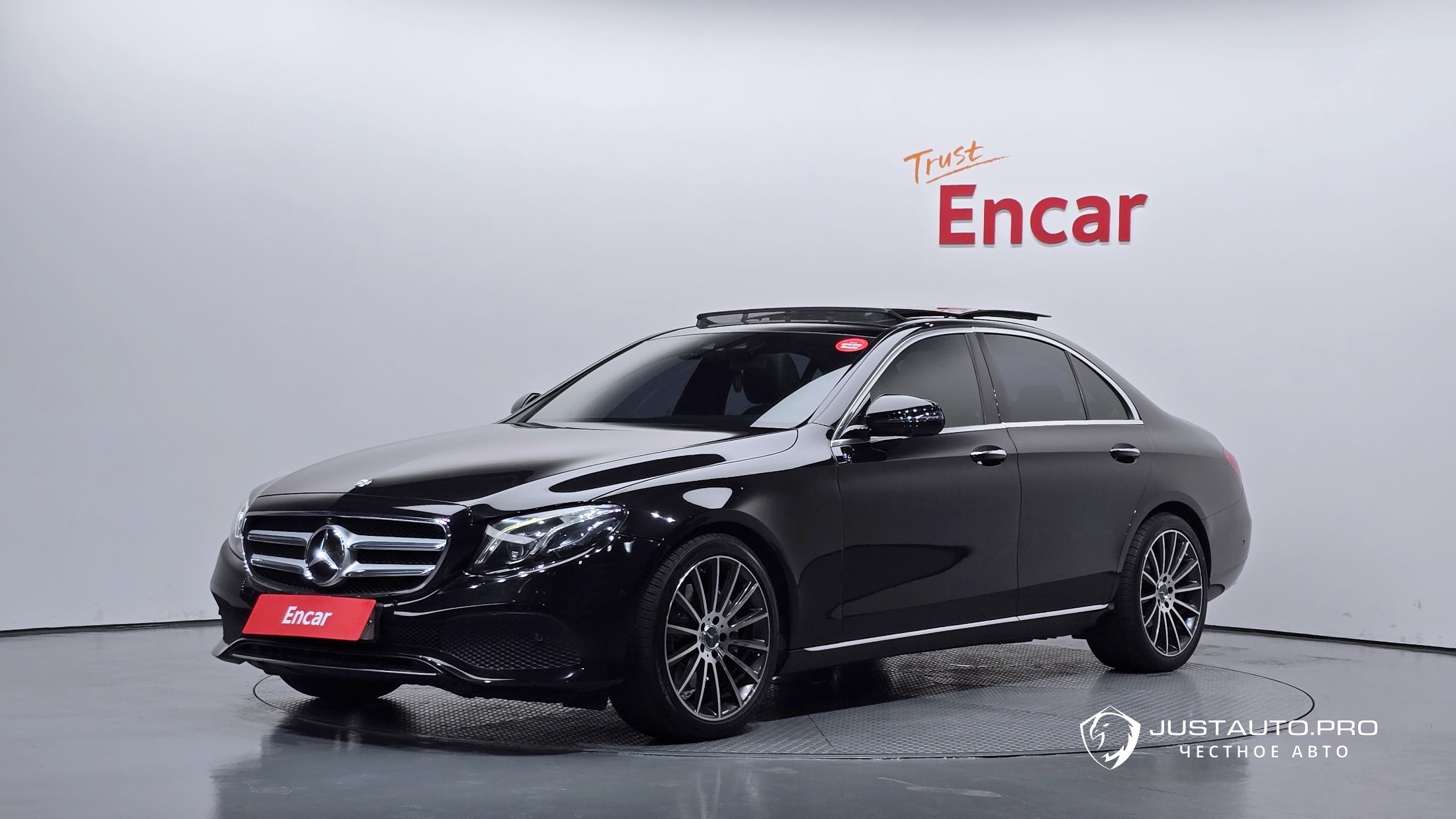 Автомобиль Mercedes-Benz E-Class