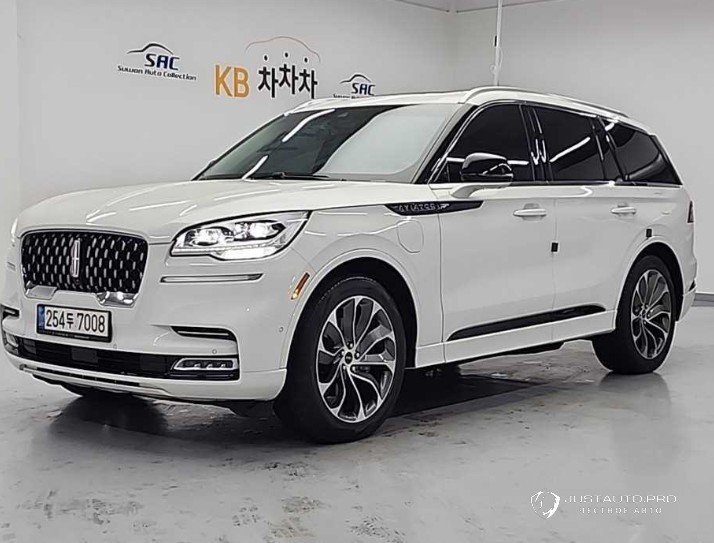 Автомобиль Lincoln Aviator