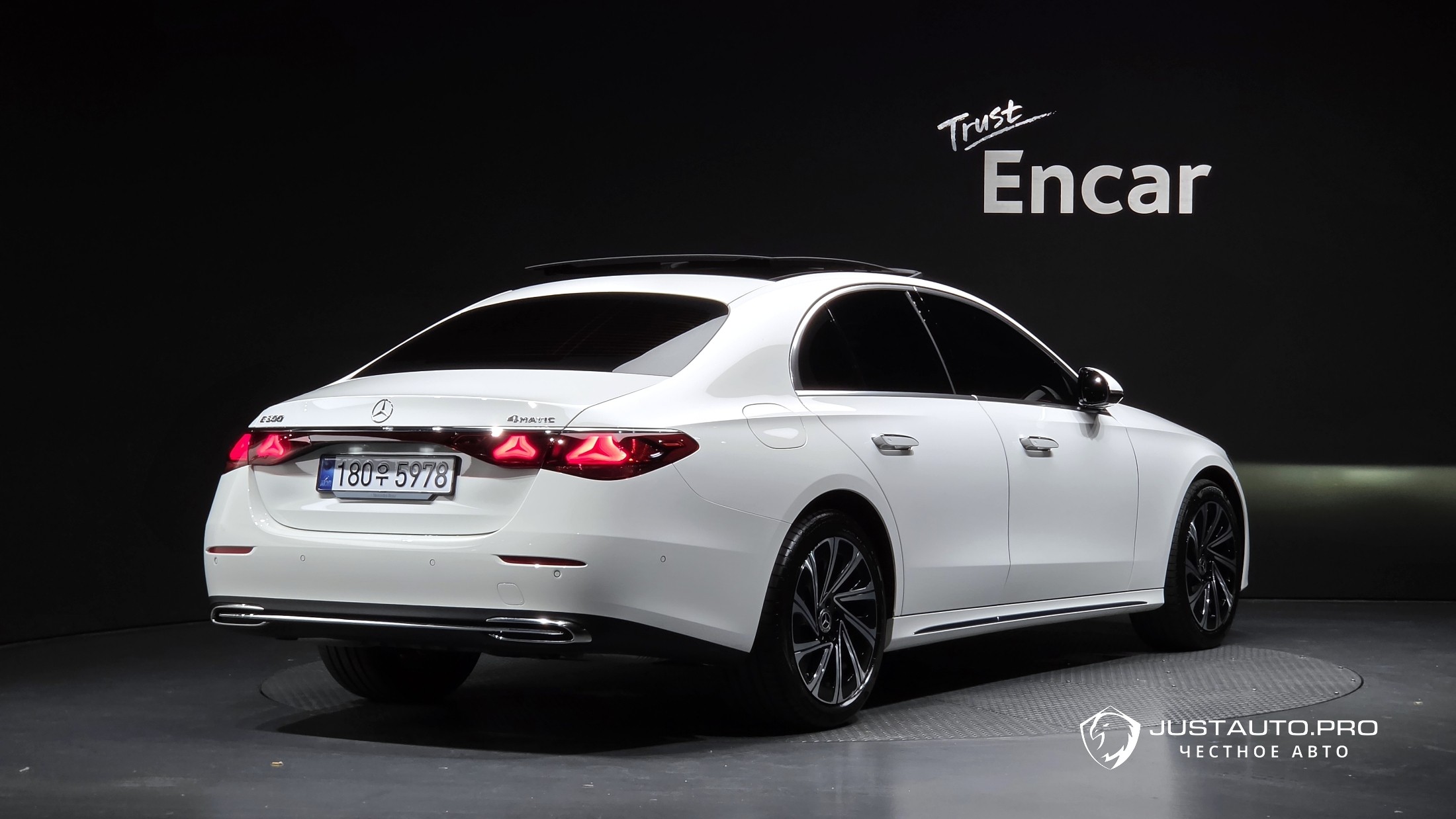 Автомобиль Mercedes-Benz E-Class