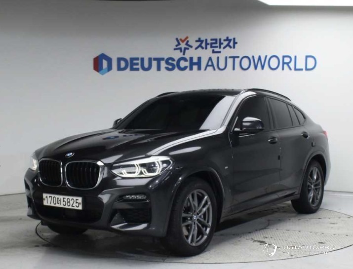 Автомобиль BMW X4