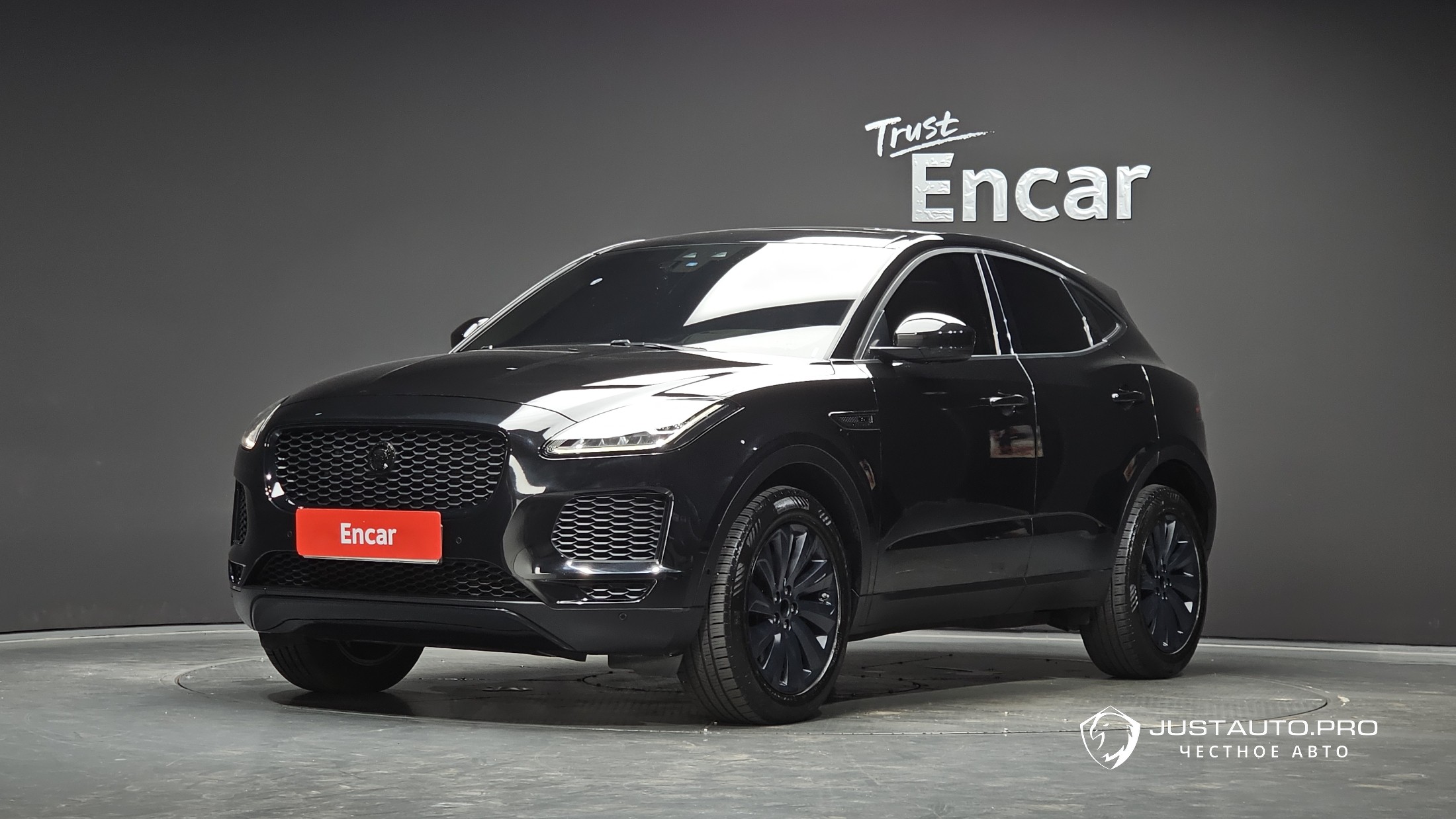 Автомобиль Jaguar E-PACE