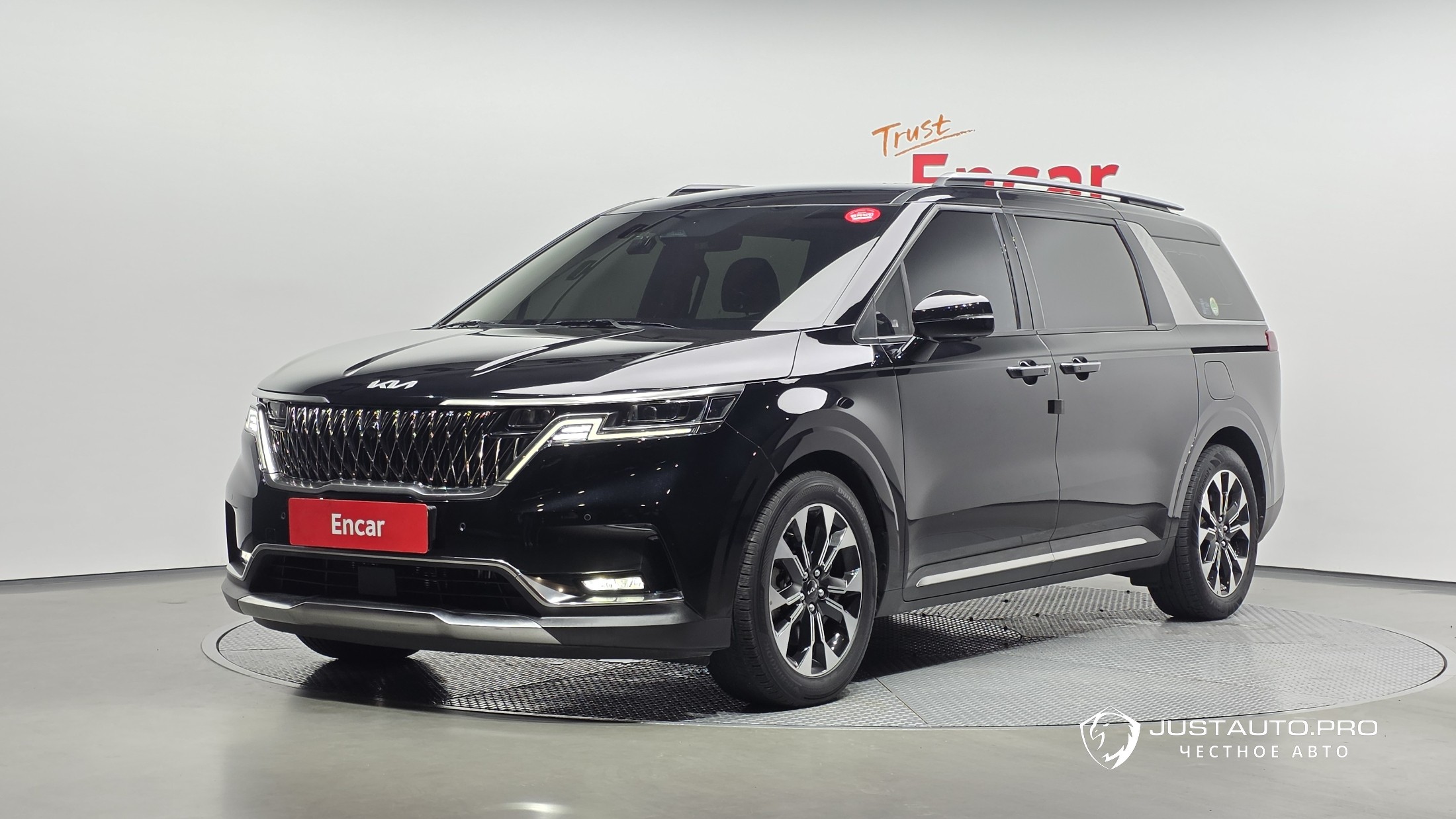 Автомобиль Kia Canival